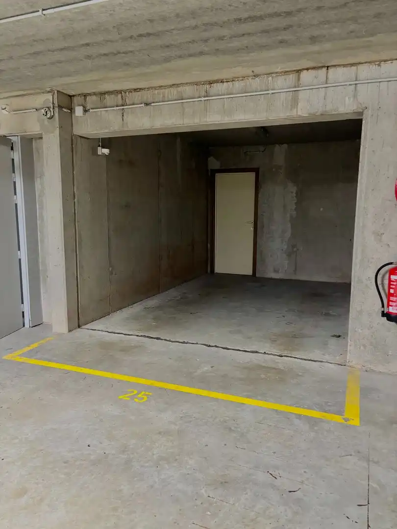 Parking met berging te koop op niveau -2 , centraal gelegen in de Franslaan te Nieuwpoort-bad foto 2