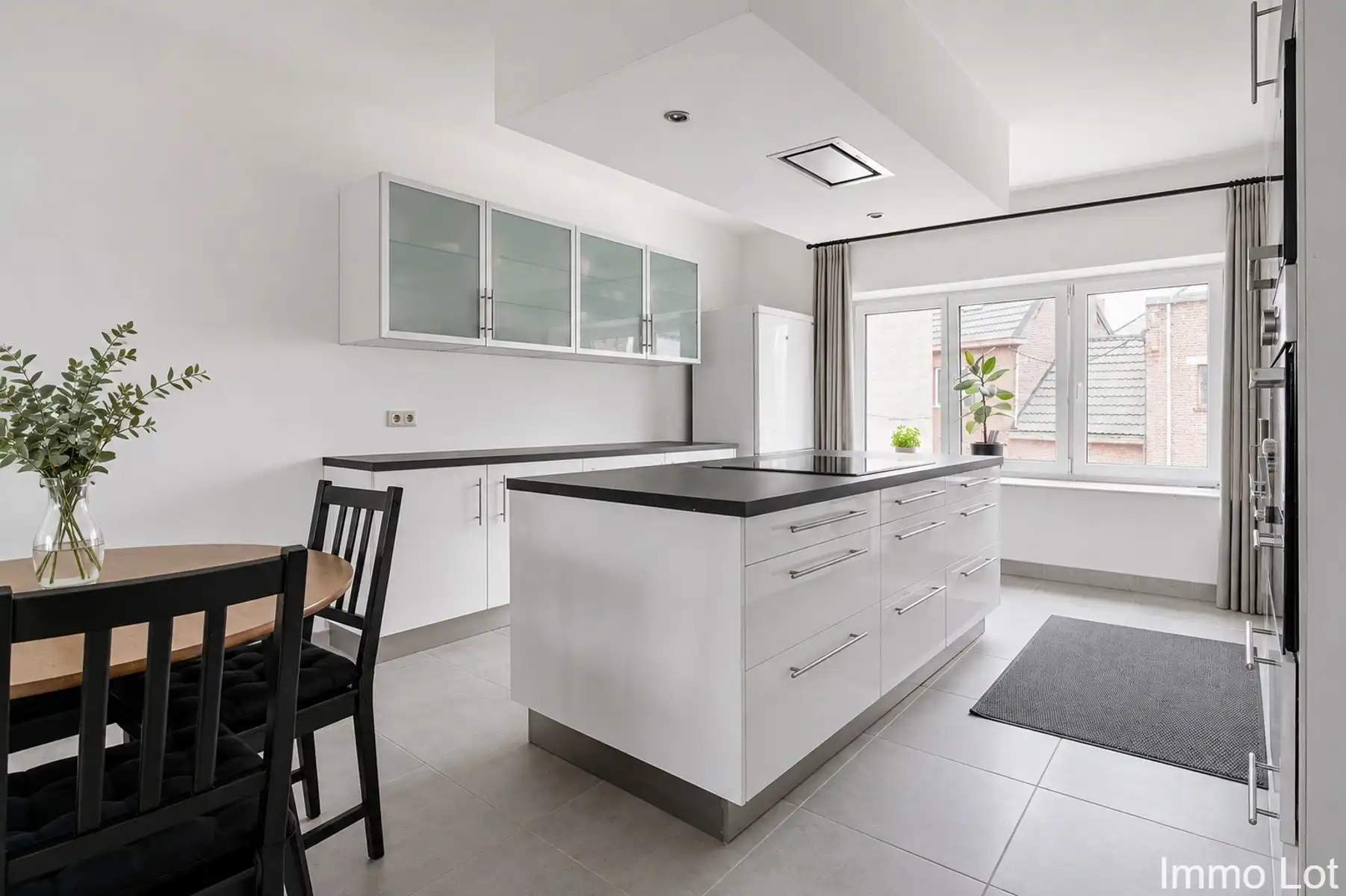 duplex met terras, 2 slaapkamers en autostaanplaats foto 3