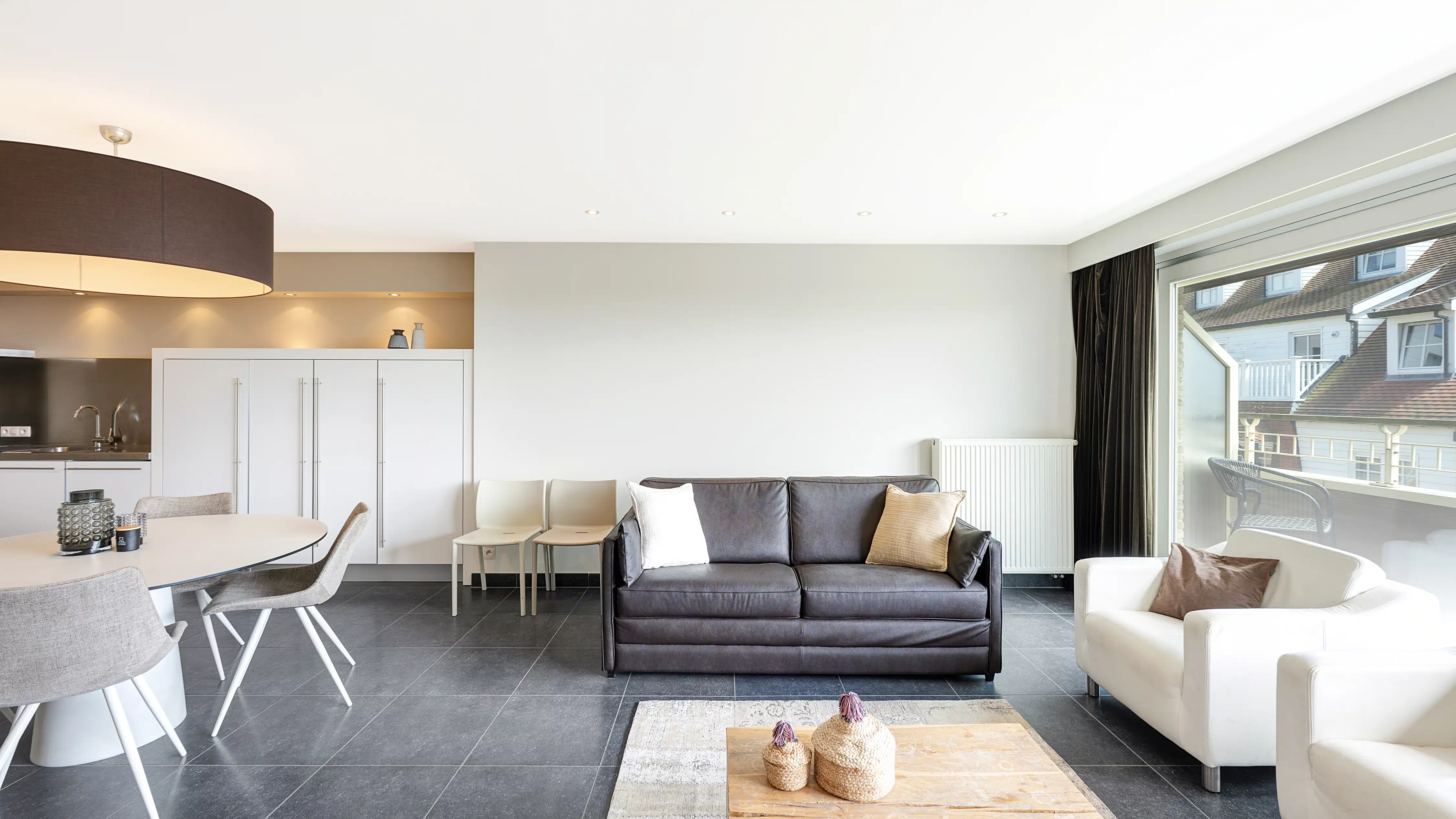 Ruim Duplex appartement op enkele passen van de Zeedijk te Duinbergen foto 6