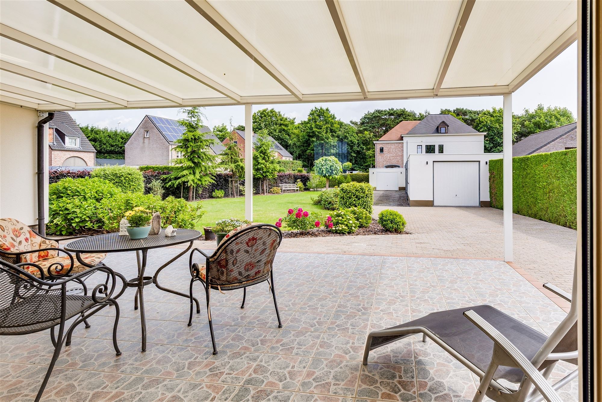 Prachtige villa in rustige wijk met vergund magazijn van 100 m² foto 7