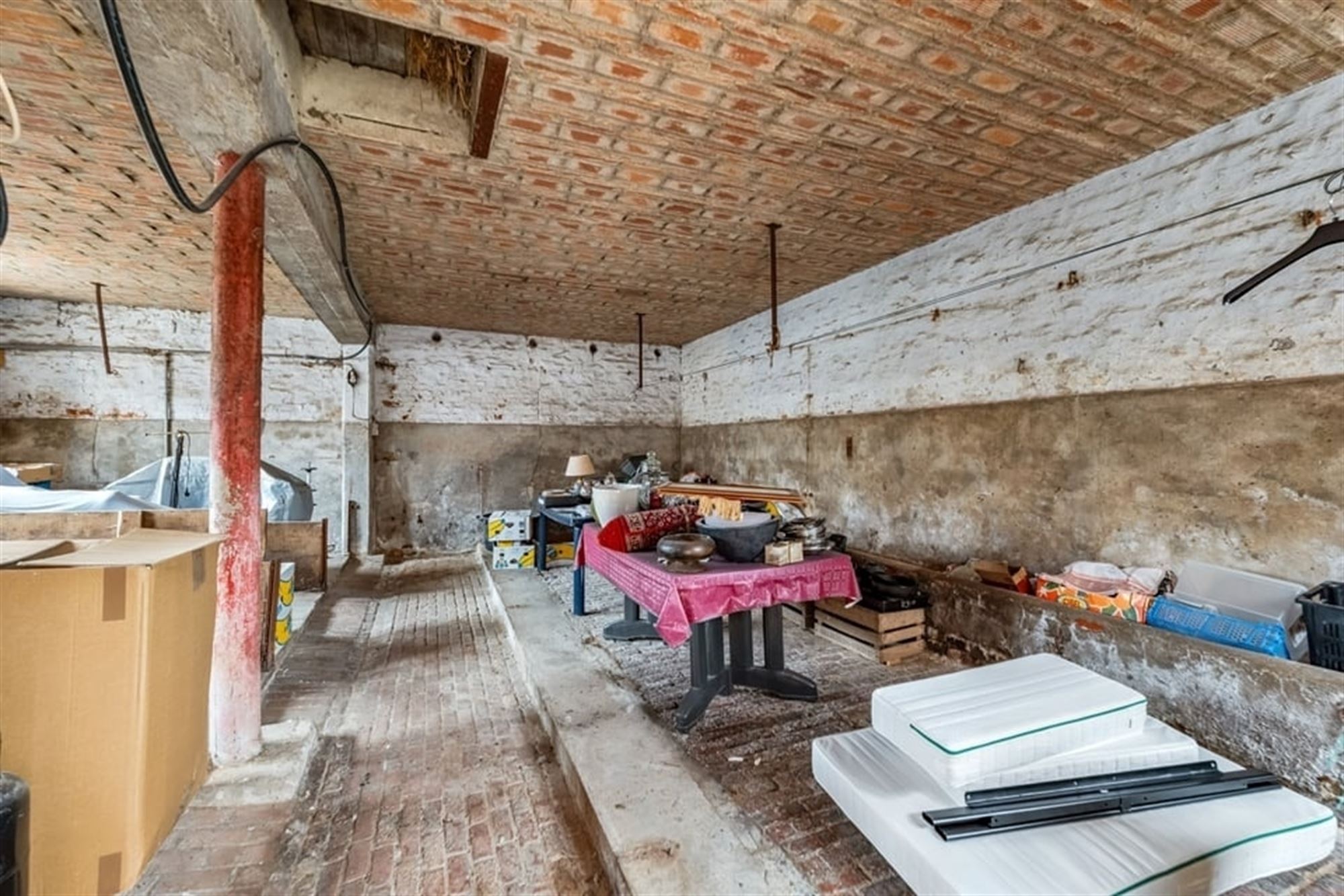 CHARMANTE HOEVE OP EEN PERCEEL VAN 14A IN HEERS  foto 35