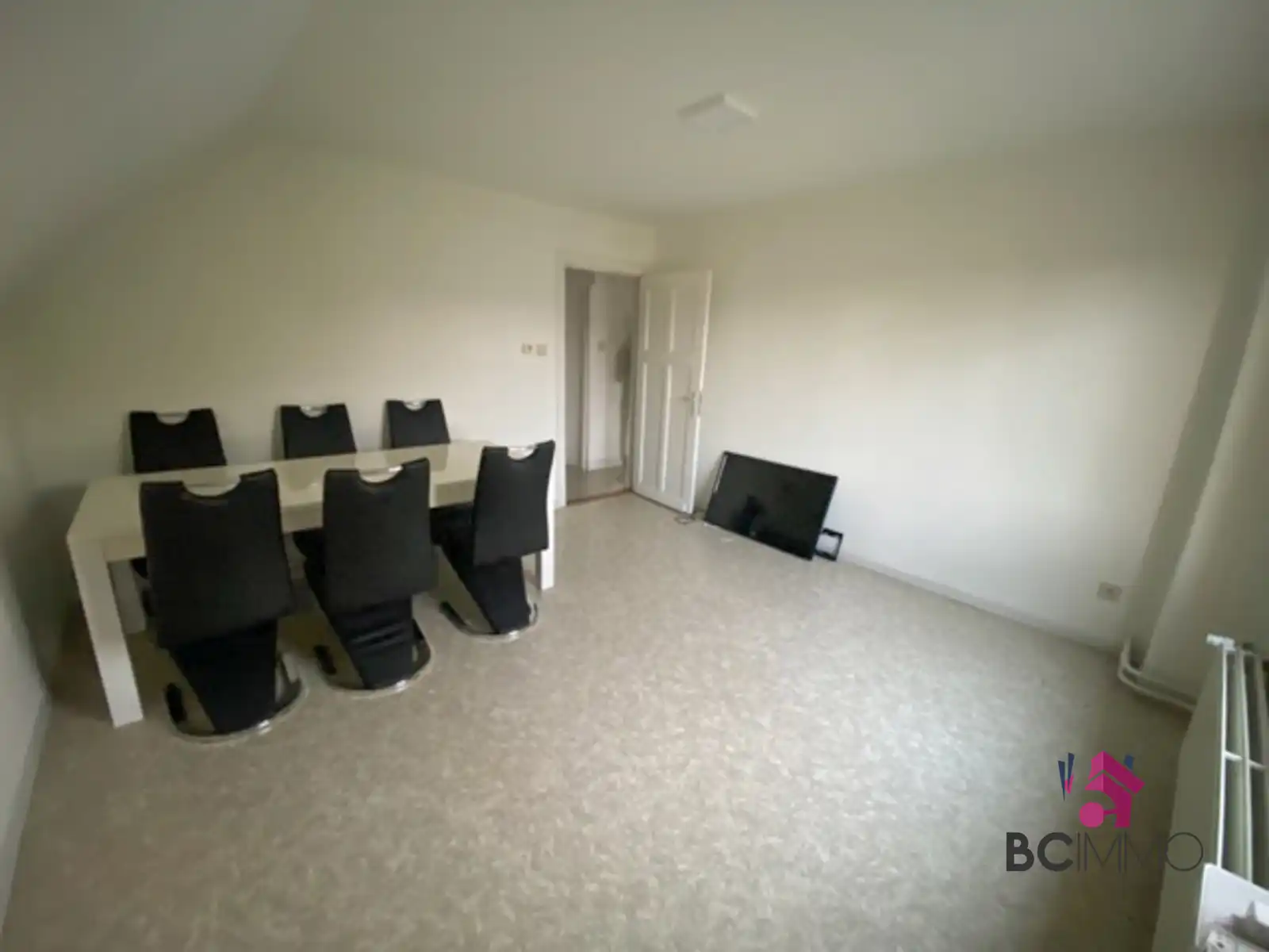 Karaktervolle woning met potentieel op rustige ligging foto 16