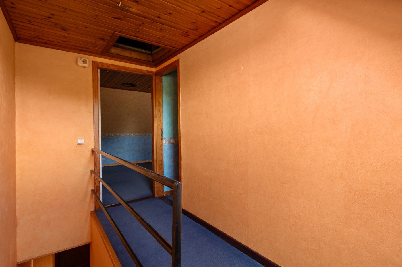 Te renoveren, vrijstaande woning met 2 slpk., oprit en diepe tuin foto 17