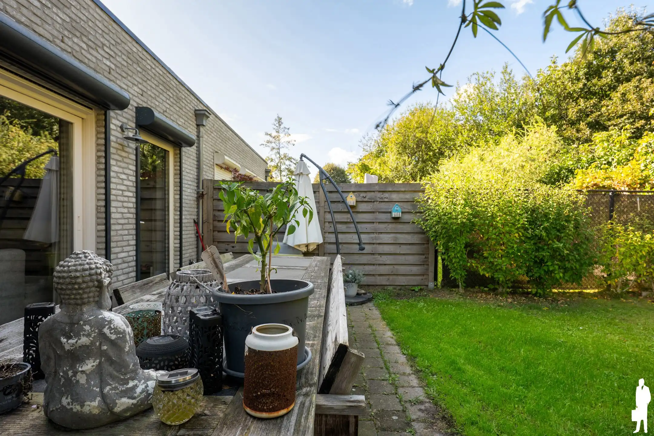 Ruime HOB met 4 slpk en prachtige tuin op toplocatie in Hove foto 9