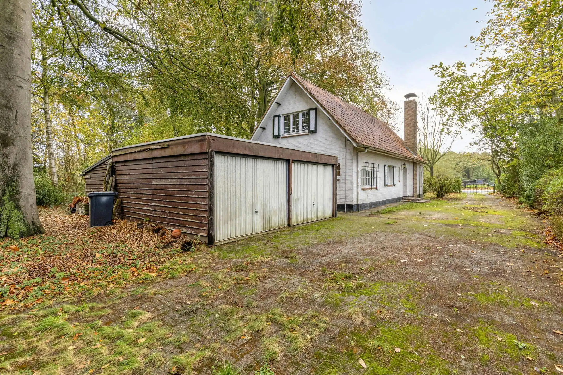 Charmant huis te koop in Putte-Kapellen met grote tuin foto 23