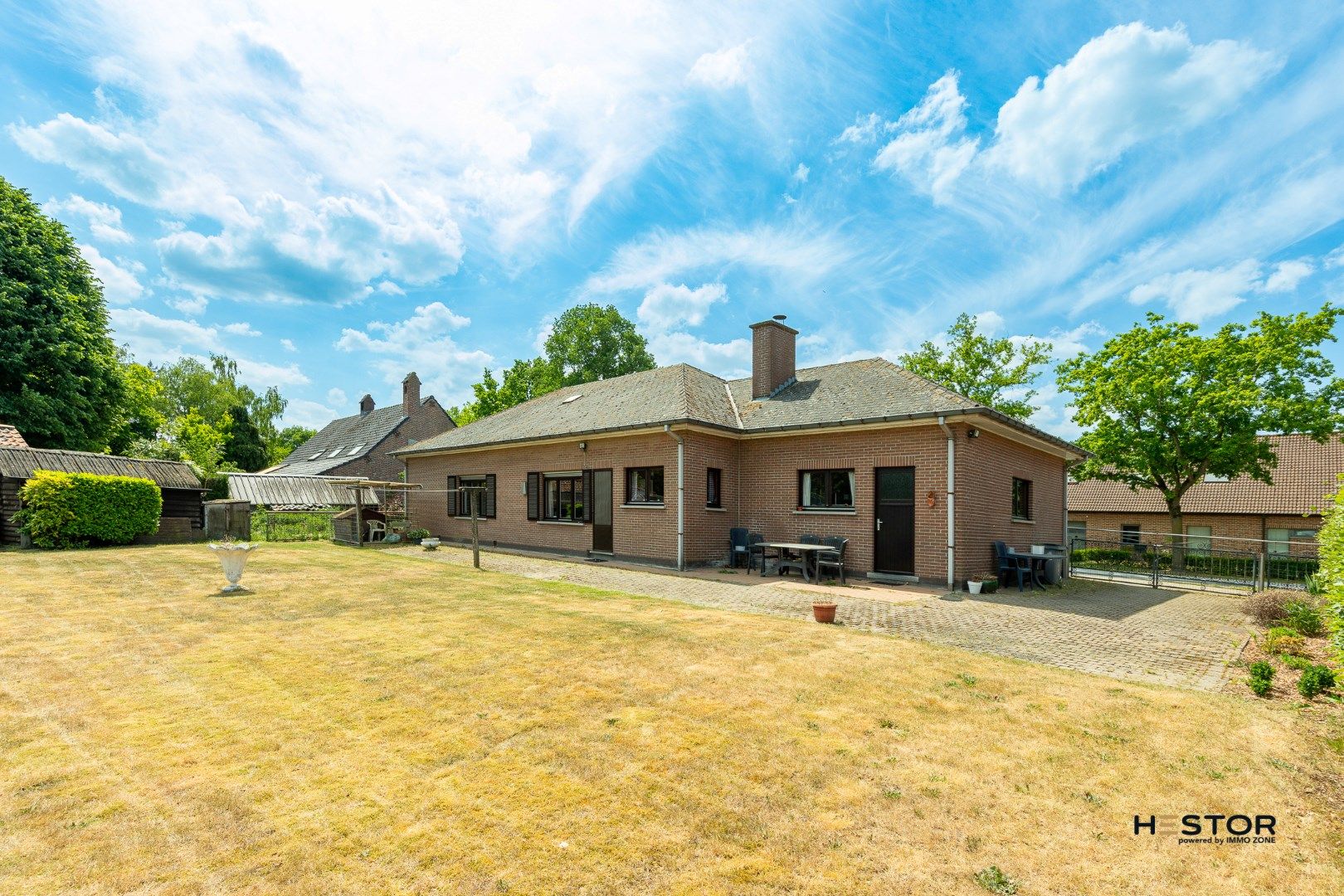 Bungalow op prachtig perceel van 2.190 m² foto 3