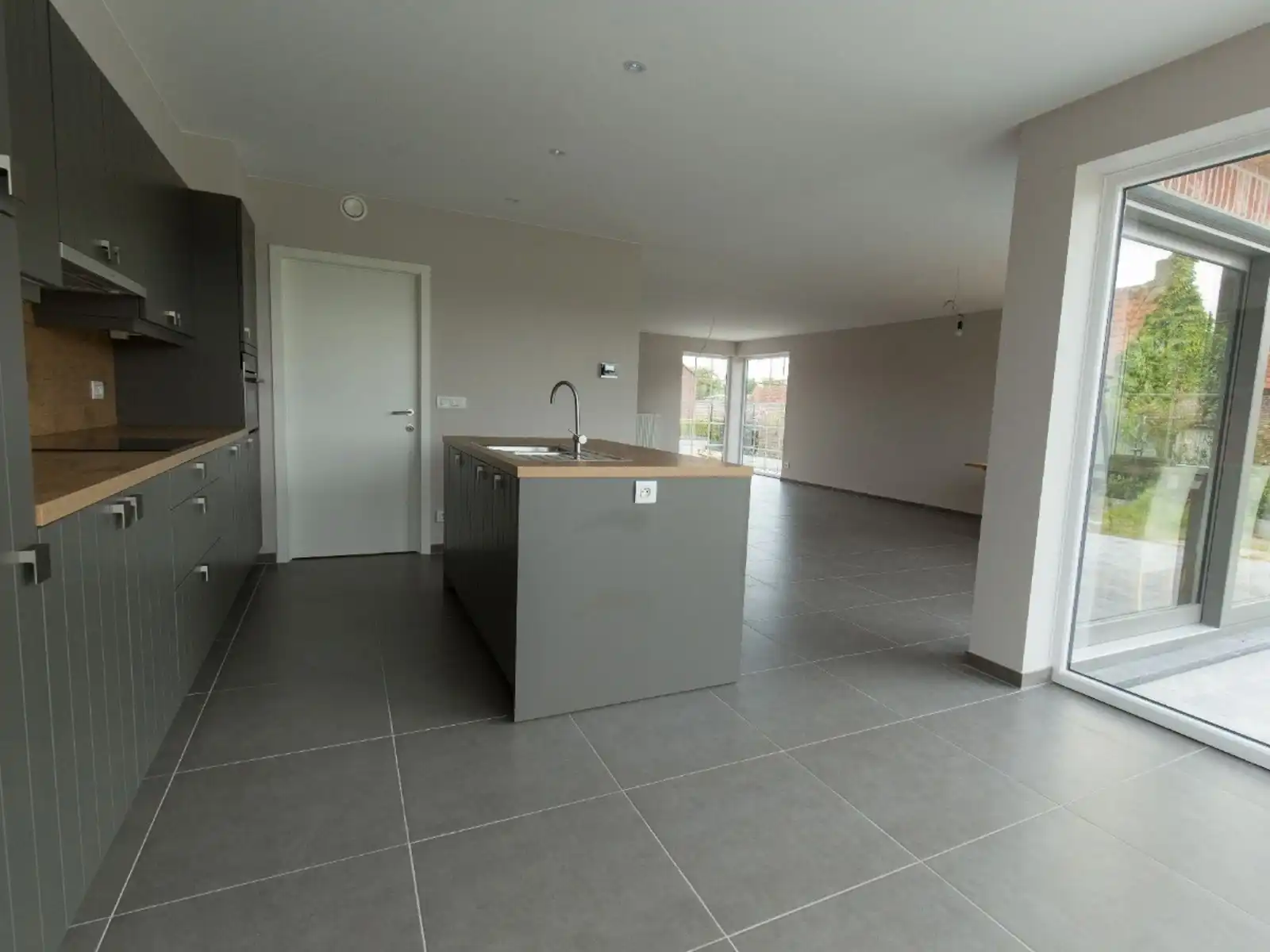 Gezinswoning met landelijk zicht, 3 slaapkamers, garage. foto 11