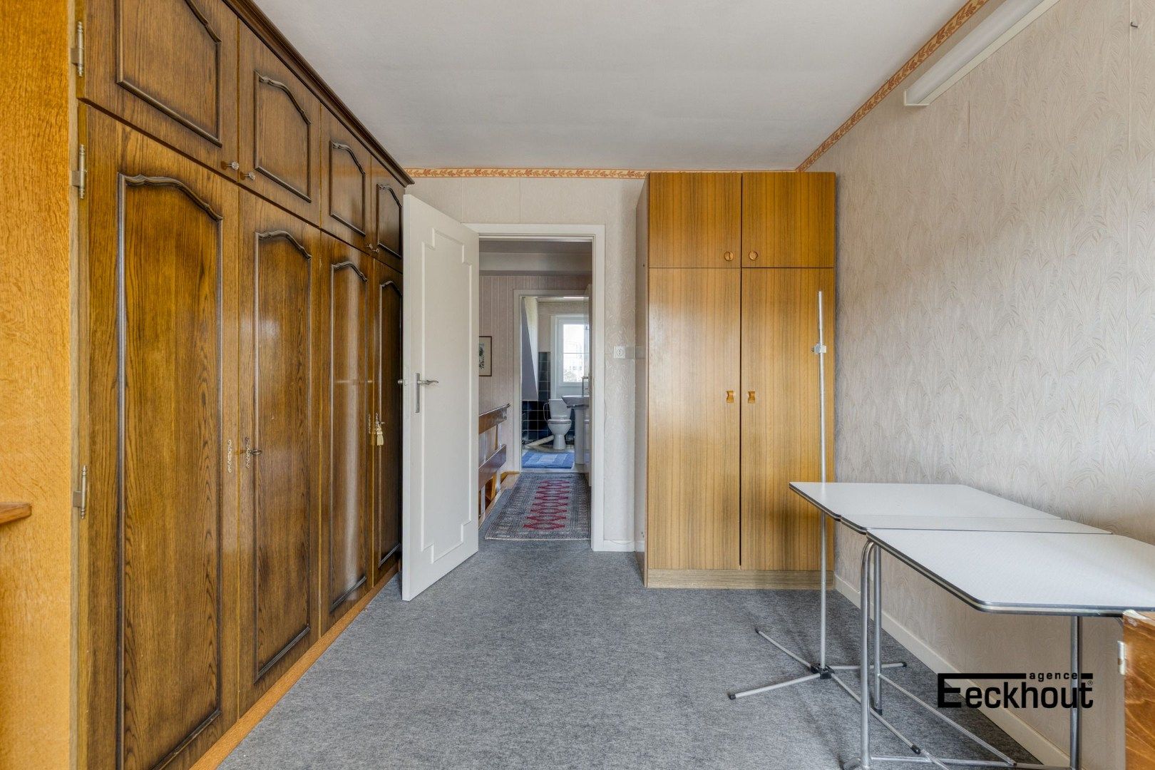 Te moderniseren woning op goede ligging met garage en tuin! foto 19