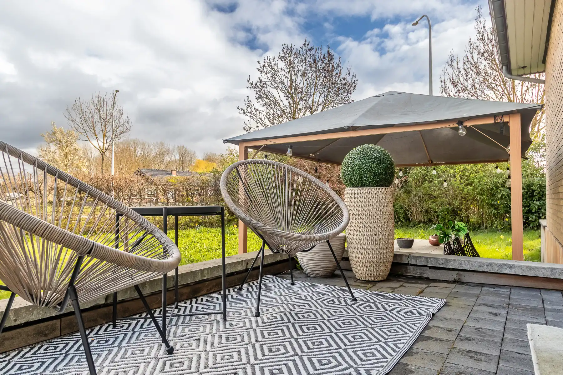 Gerenoveerde en instapklare gelijkvloers woning met 3 slaapkamers en garage  foto 28