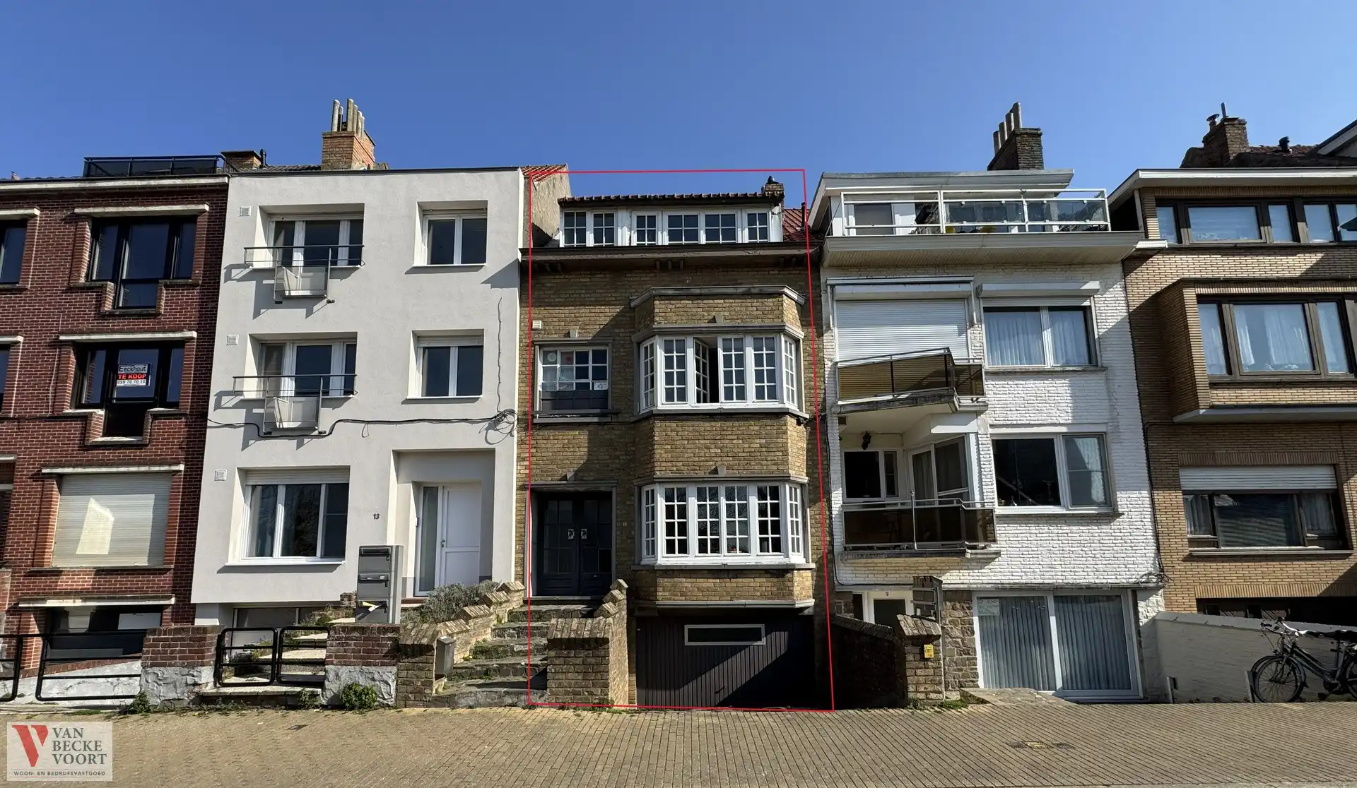 Hoofdfoto van de publicatie: Unieke renovatiekans op topligging in Mariakerke