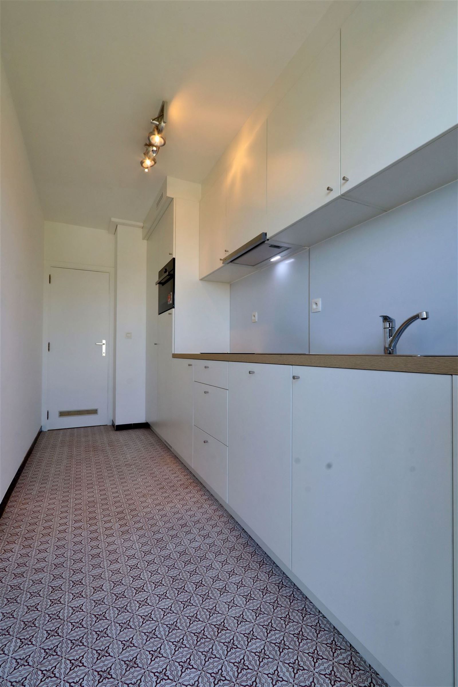 2 kamer appartement met garage en berging  foto 9