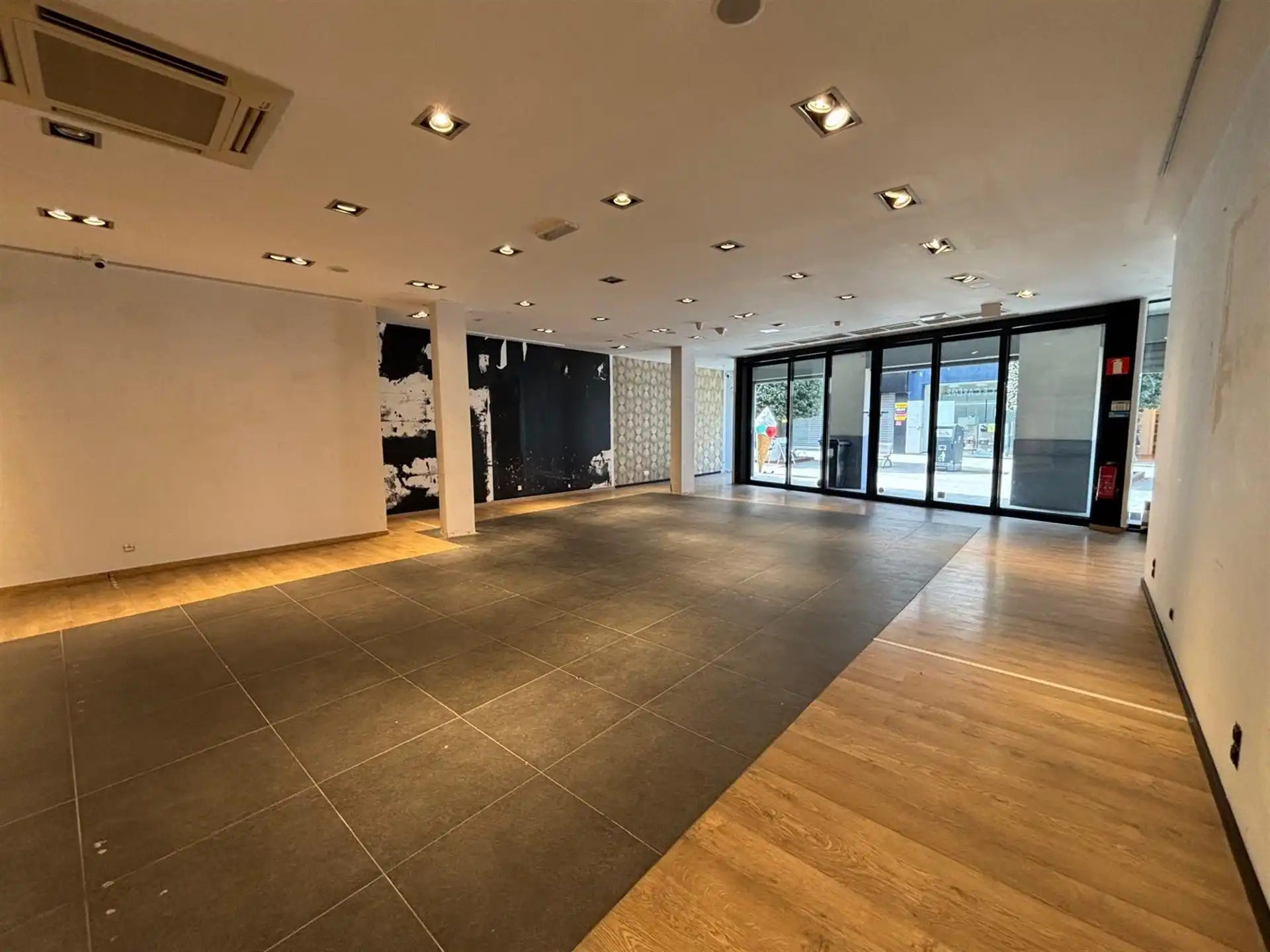 Uitstekend gelegen handelspand 150m², met 137m² opslagruimte en keuken foto 5