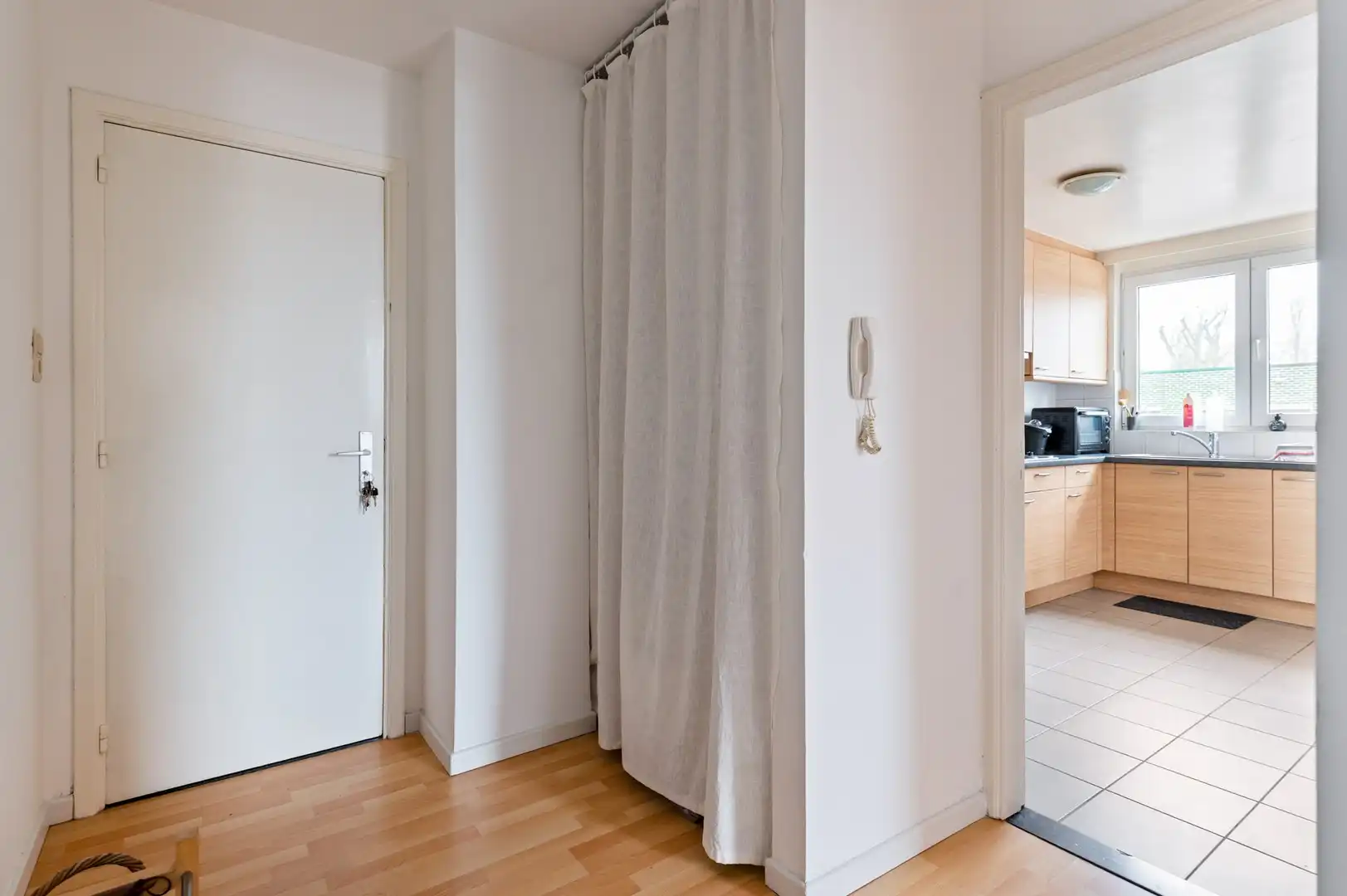 Instapklaar appartement in het levendige hart van Brasschaat foto 2