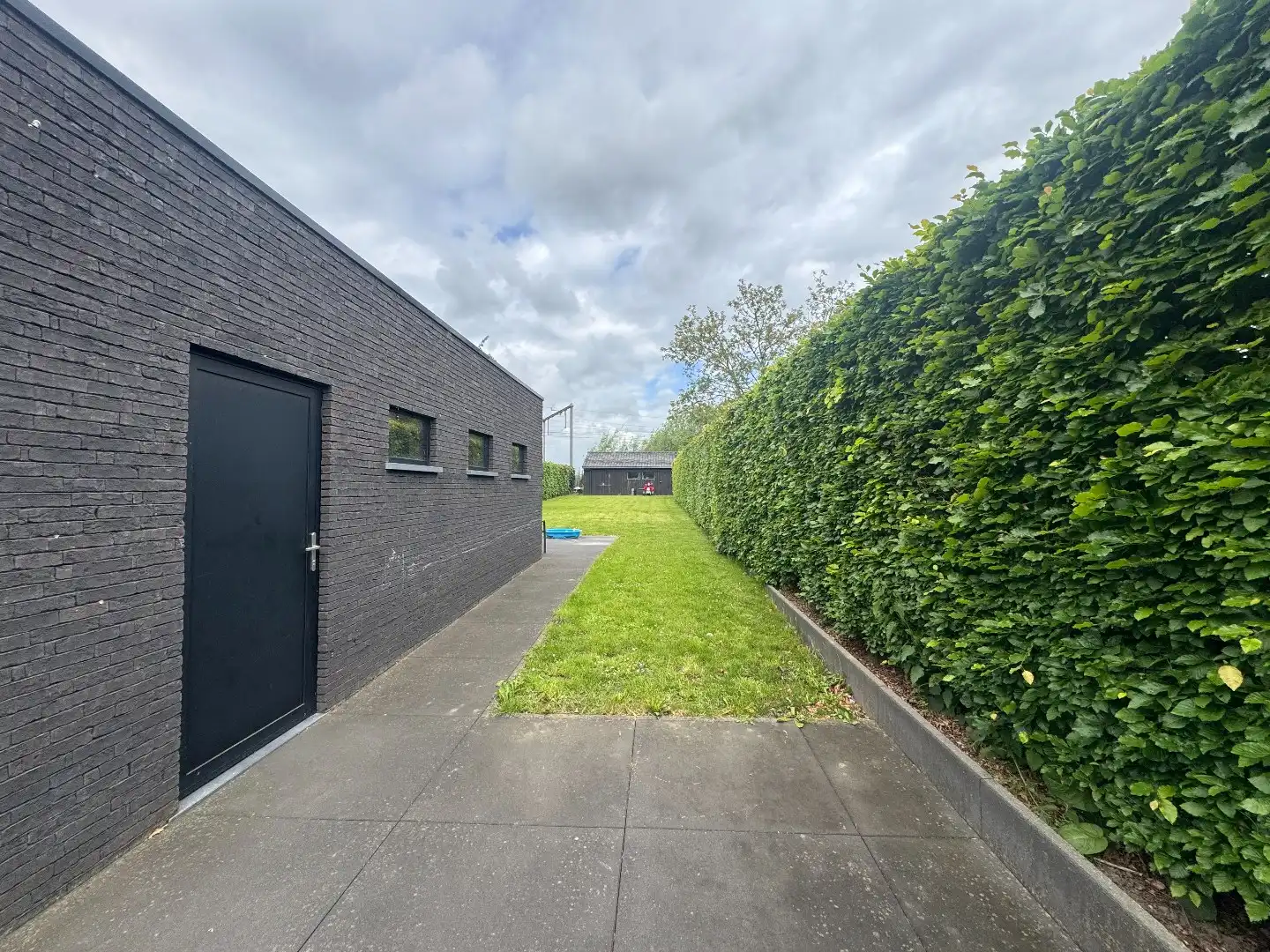 TE HUUR - Gerenoveerde halfopen bebouwing  foto 26