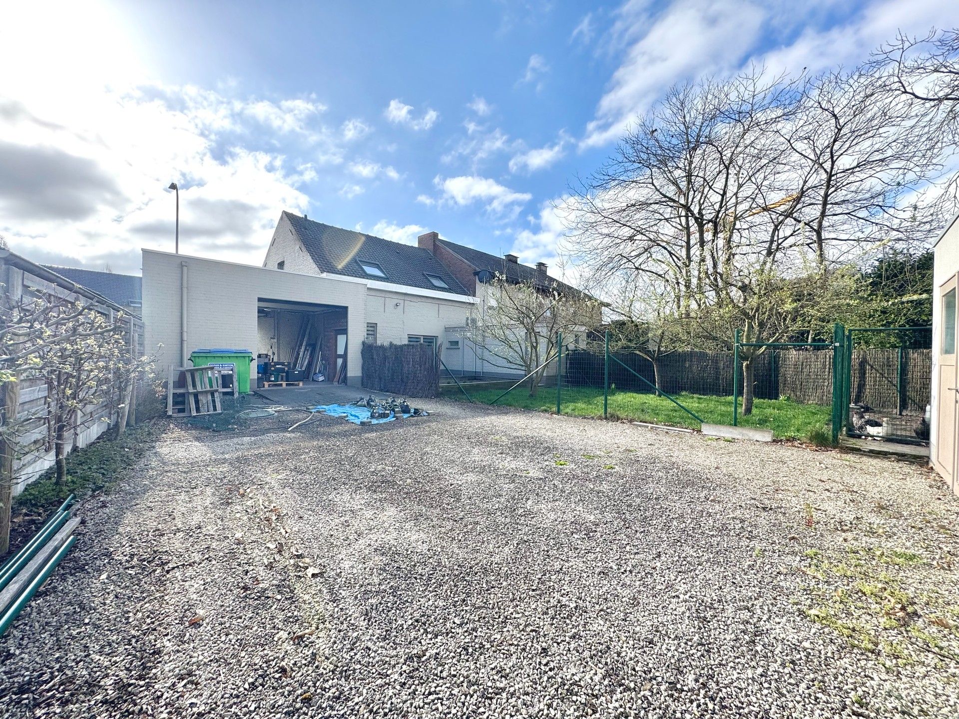WONING MET MAGAZIJNTJE 52 m² + DUBBELE GARAGE 40 m² foto 3