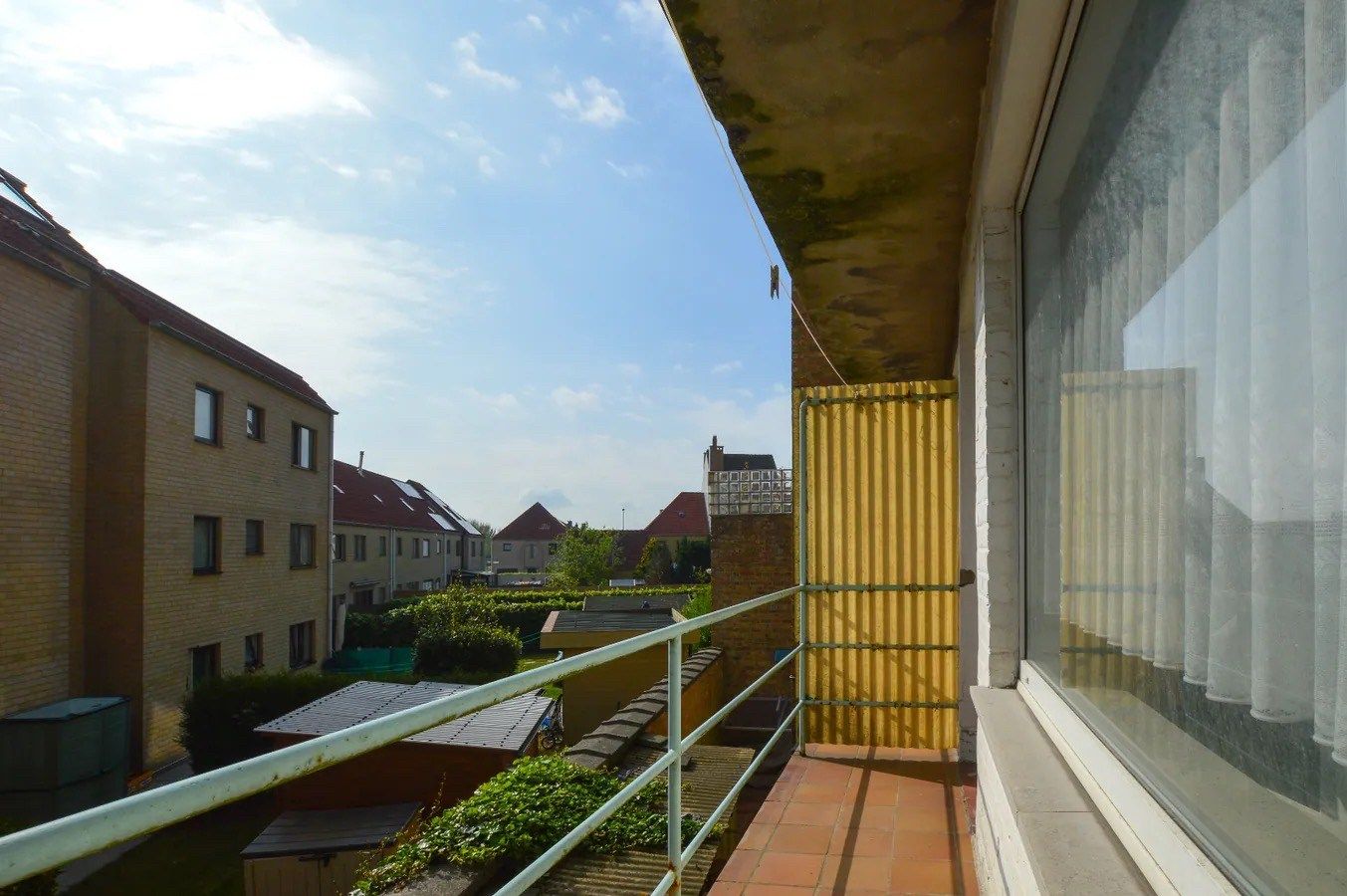 Lichtrijk twee slaapkamer appartement te huur in Oostende foto 2