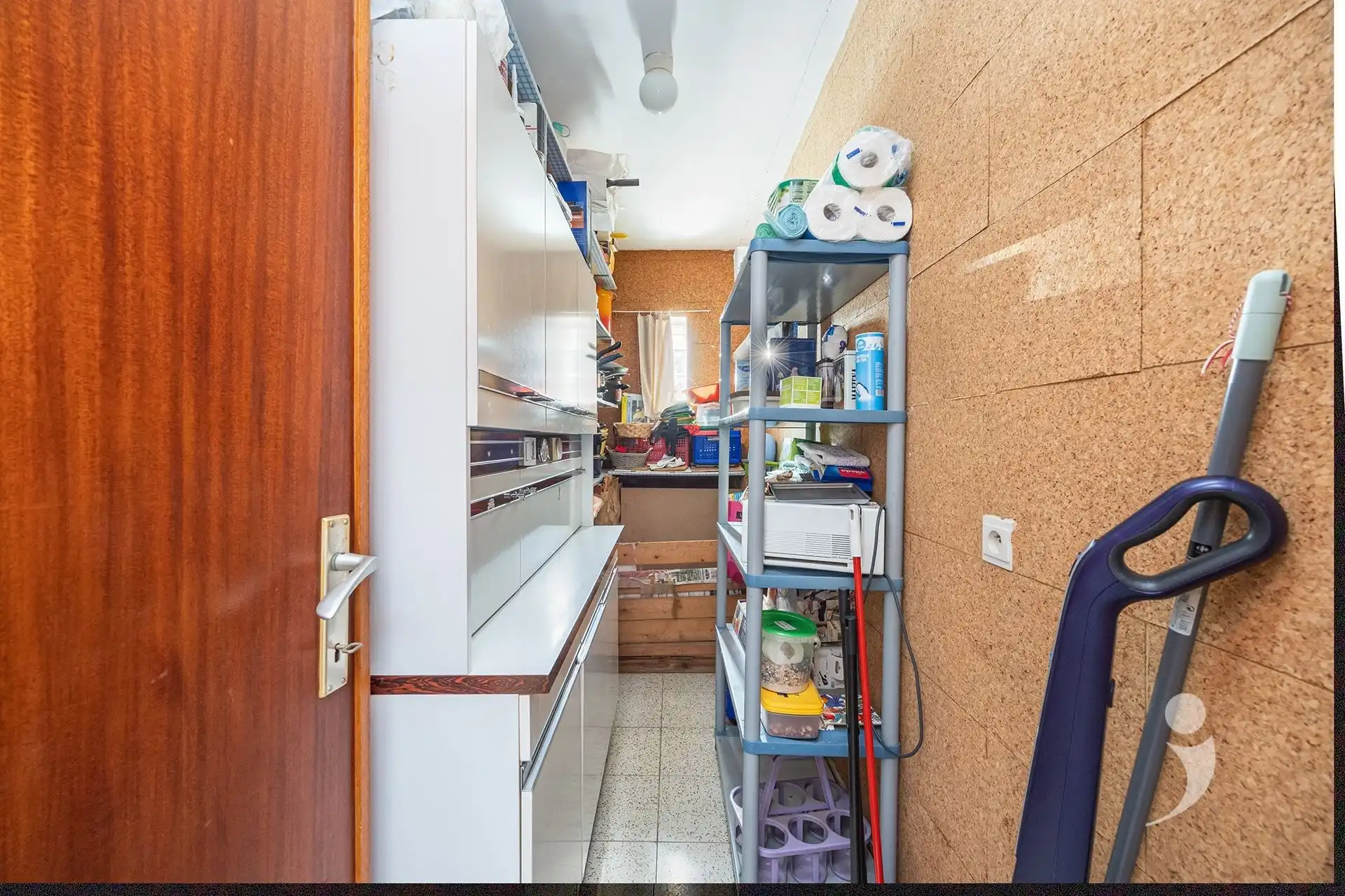 Te renoveren alleenstaande woning met zuidgerichte tuin en weids uitzicht foto 9