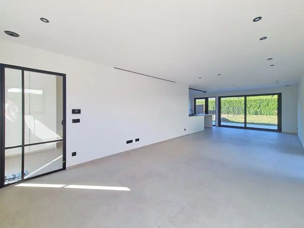Nieuwbouwwoning met 3 slpk en polyvalente ruimte foto 2