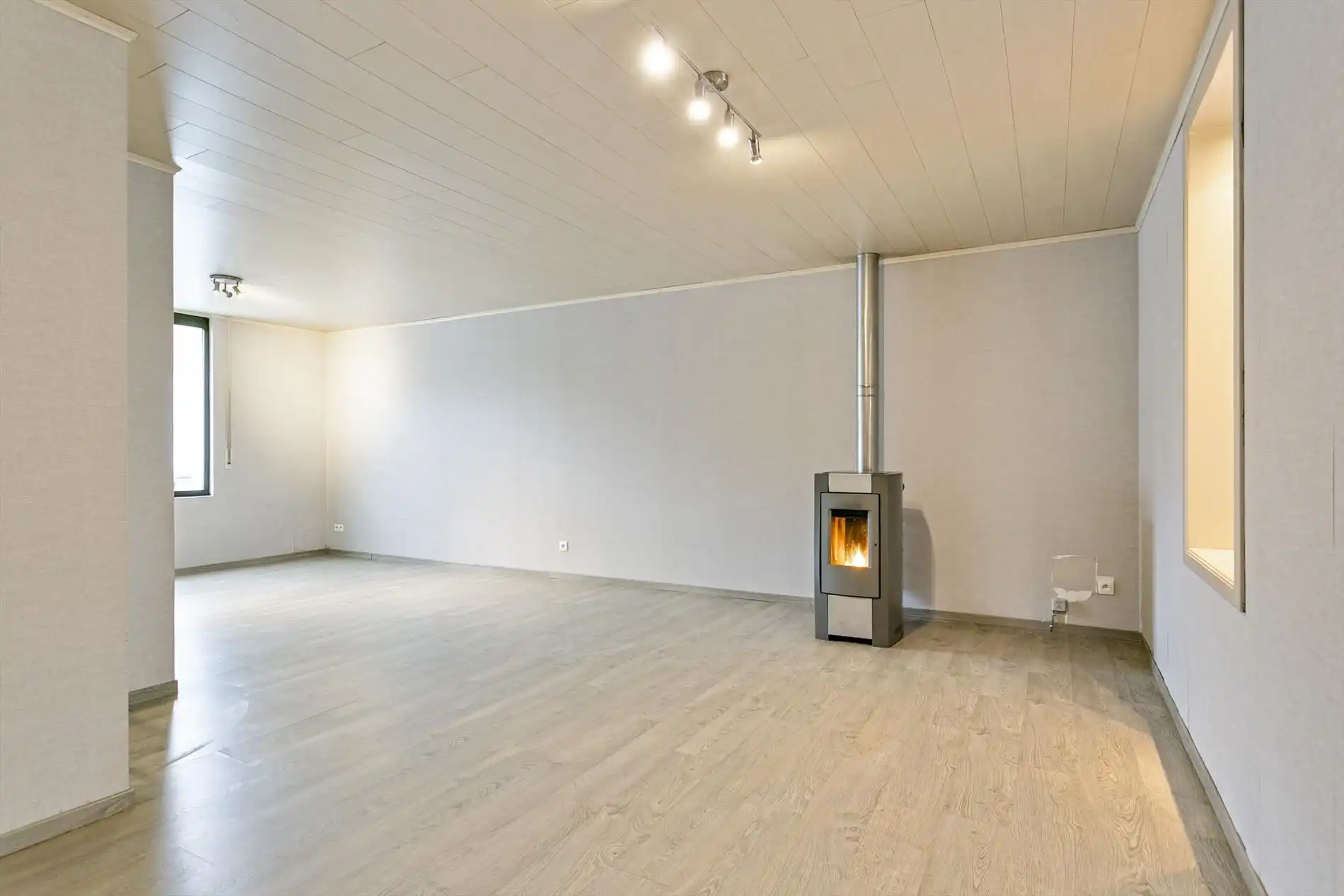 Woning met 2/3 slaapkamers op 595 m², rustig gelegen in Geel-centrum ! foto 5