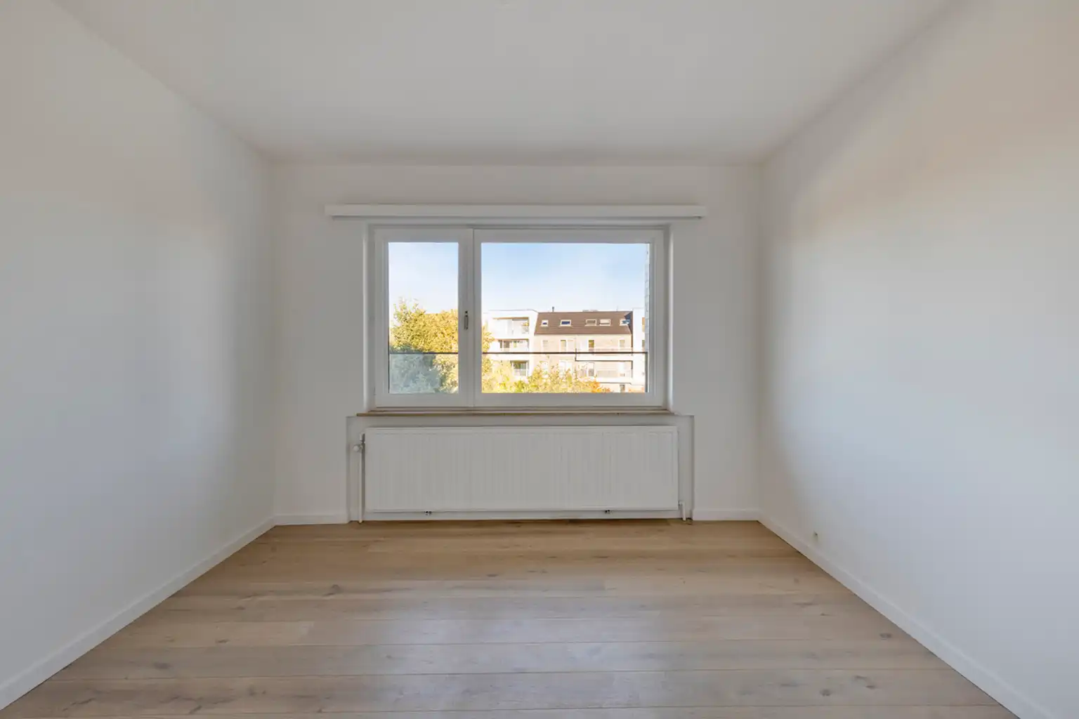 Volledig gerenoveerd en instapklaar 2 slaapkamer appartement foto 10