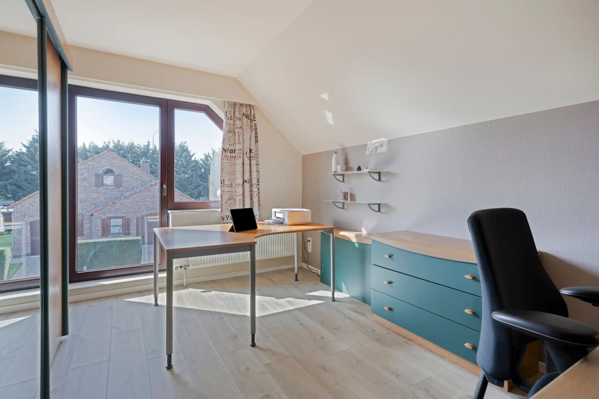 Villa in doodlopende straat foto 15