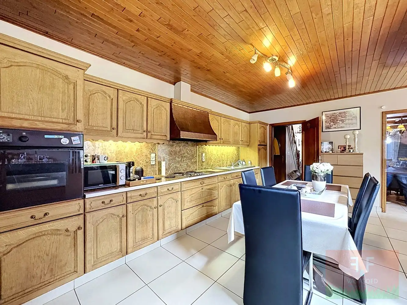 Hoekwoning met 3 slaapkamers, garage en zuid gerichte tuin te Sint-Lievens-Houtem foto 8
