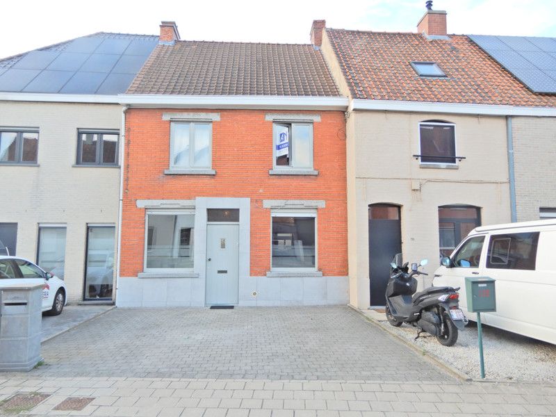 Instapklare woning te Meulebeke. foto {{pictureIndex}}