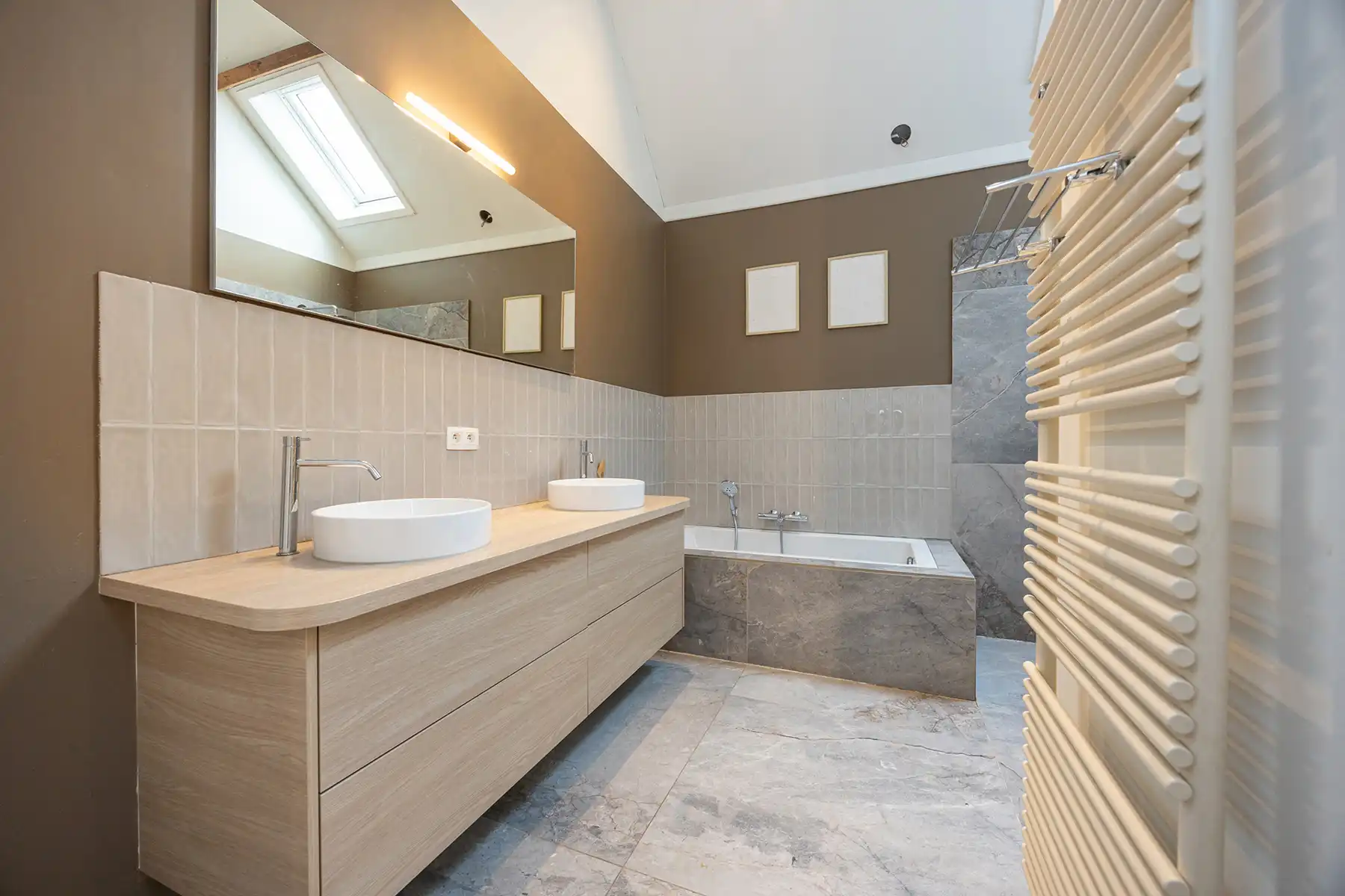 Ruime gezinswoning met tuin en 4 slaapkamers. foto 7