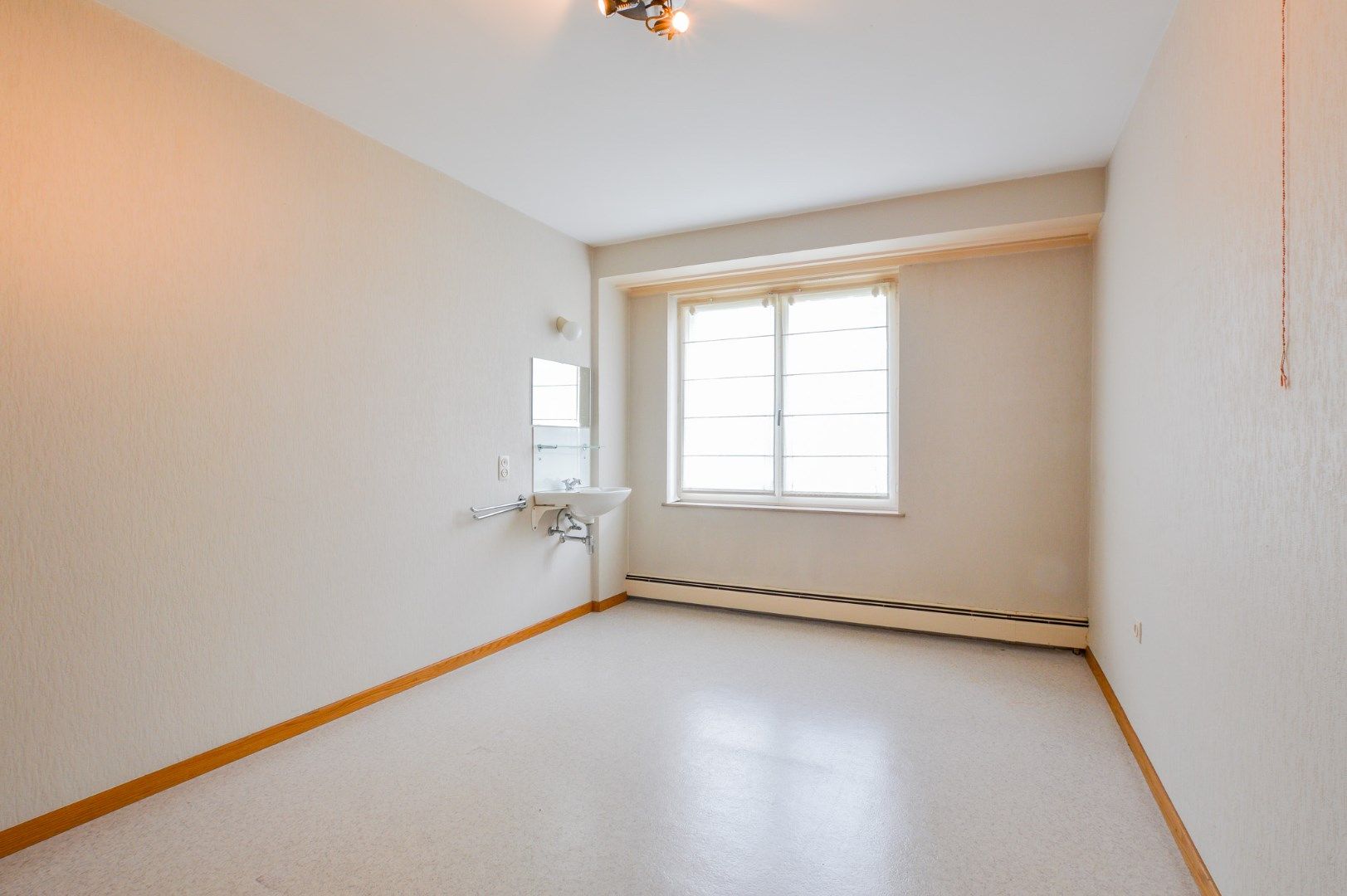 Ruim appartement op toplocatie met 3 slpks én garage in Sint-Andries foto 13
