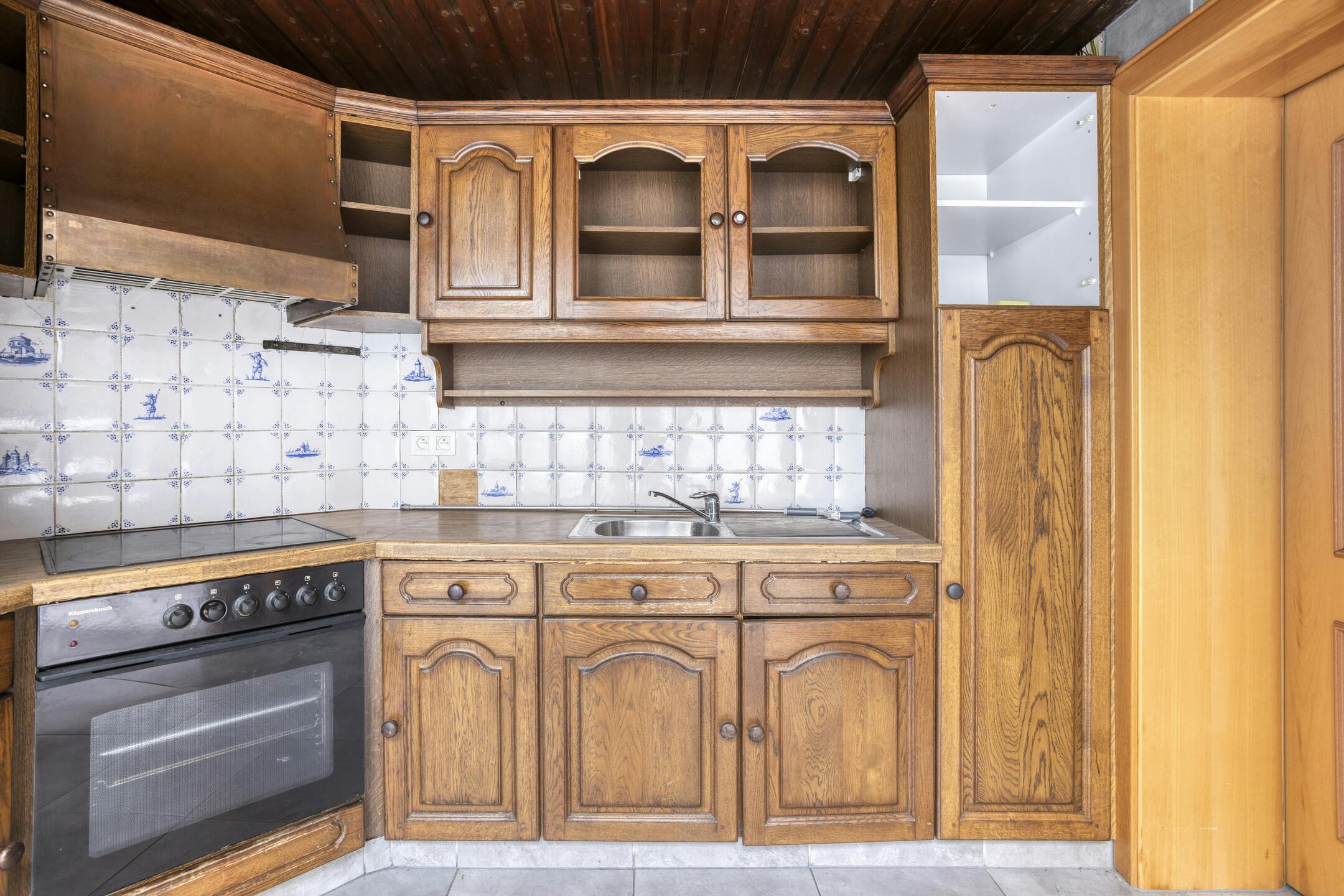 Huis met 5 slaapkamers te koop in het centrum van Roeselare foto 18