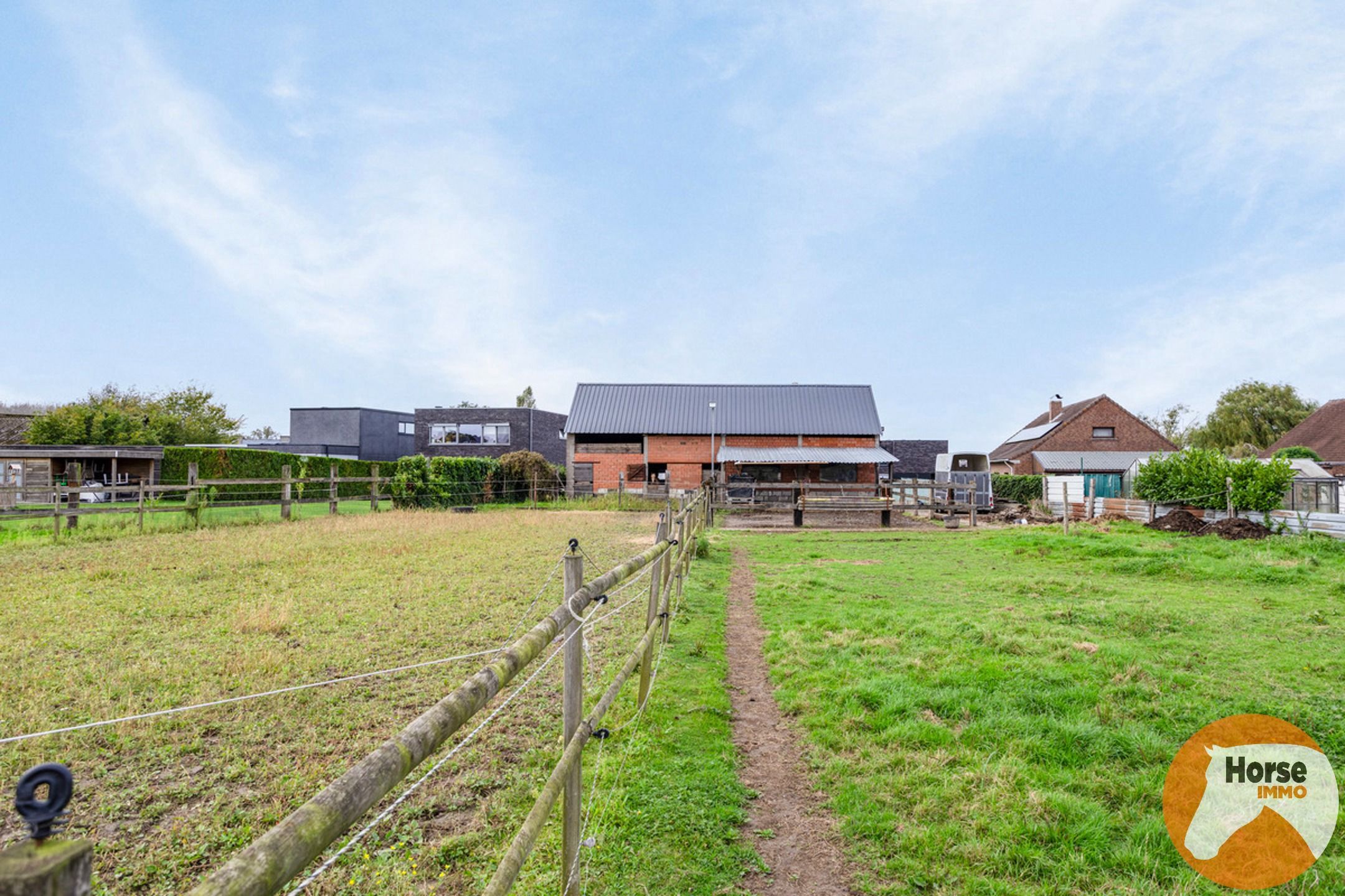 MASSEMEN - Landelijke woning met magazijn/ paardenstal foto 25