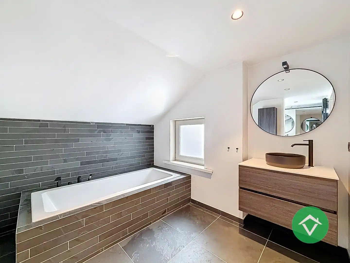 Instapklare woning met 3 slaapkamers en garage te Koekelare  foto 19