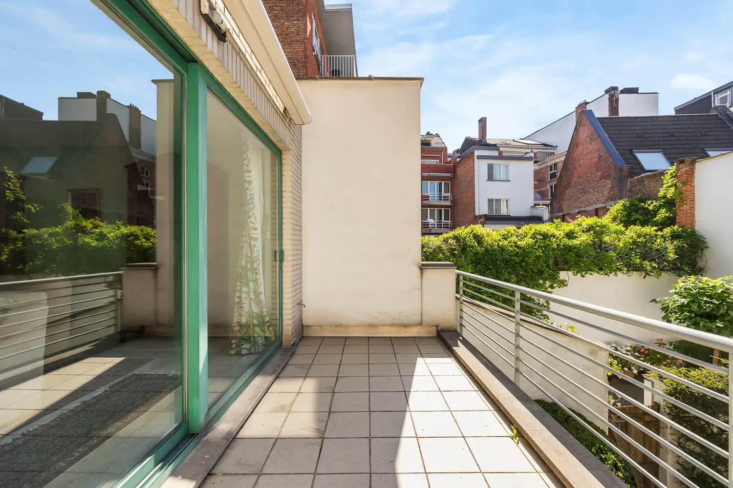 MATCHED: kevin@wellimmo.net voor meer info! Een oase van rust in hartje Antwerpen: Ruime stadswoning met prachtige tuin, garage én praktijkmogelijkheid foto 10