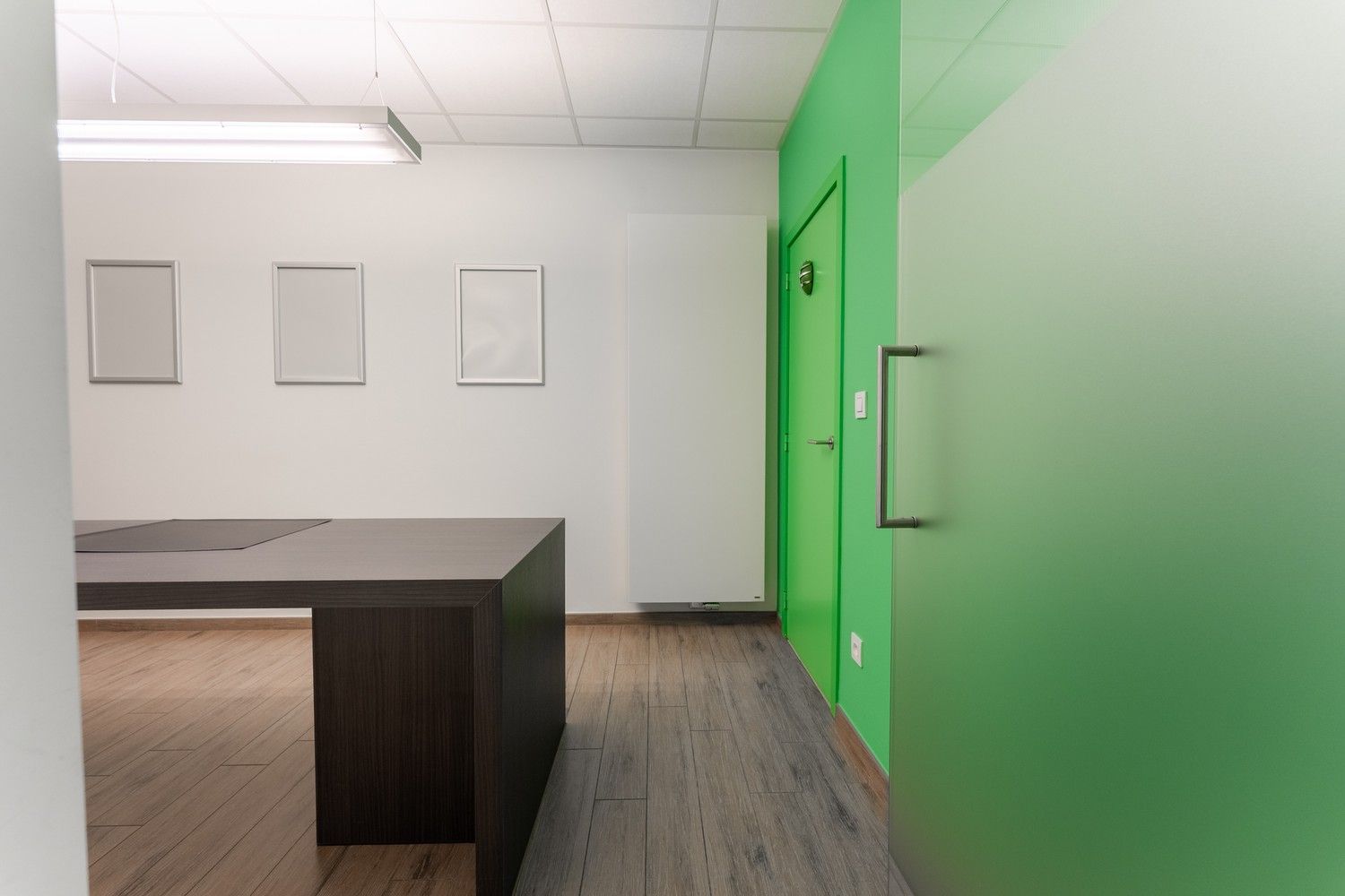 Mooi gerenoveerd handelspand pal in het centrum van Pelt met 7 parkeerplaatsen foto 16