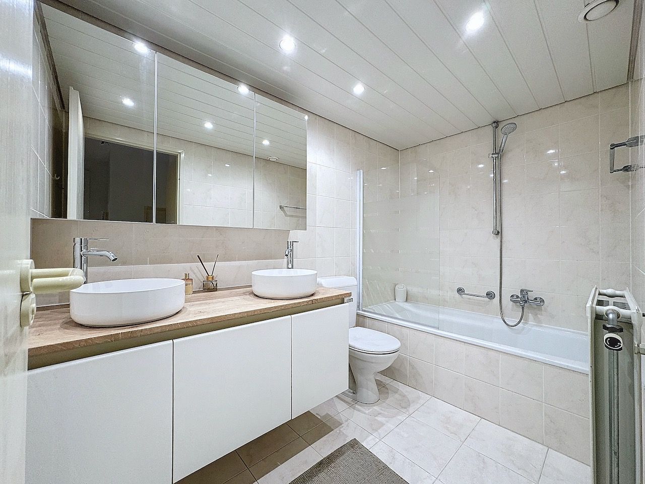 Bijzonder ruim één slaapkamer app. op een boogscheut van de Zee & het Heldenplein foto 19