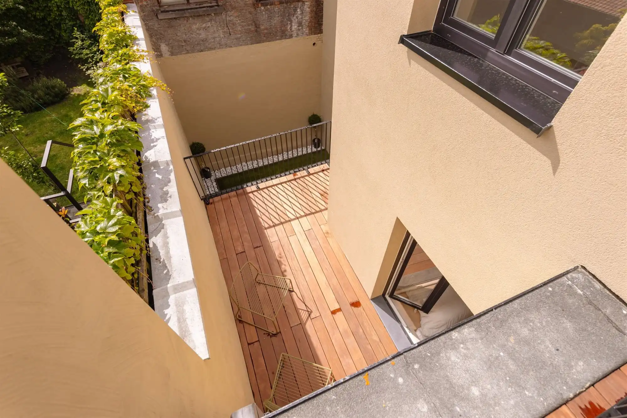 Energetisch gerenoveerd appartement met ruim terras foto 19