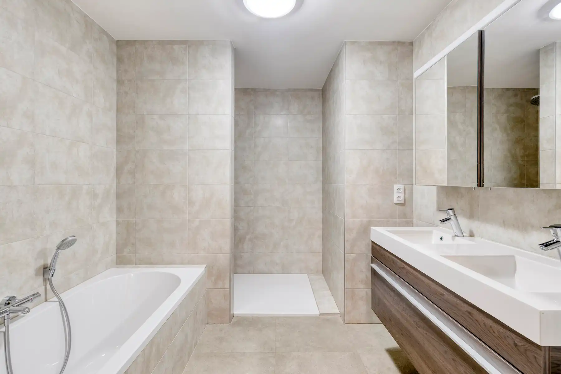 Instapklaar appartement met twee slaapkamer in het centrum! foto 10