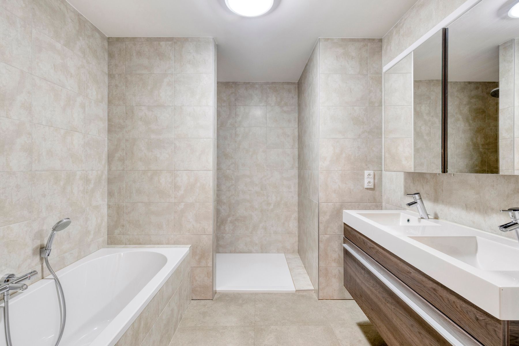 Instapklaar appartement met twee slaapkamer in het centrum! foto 10