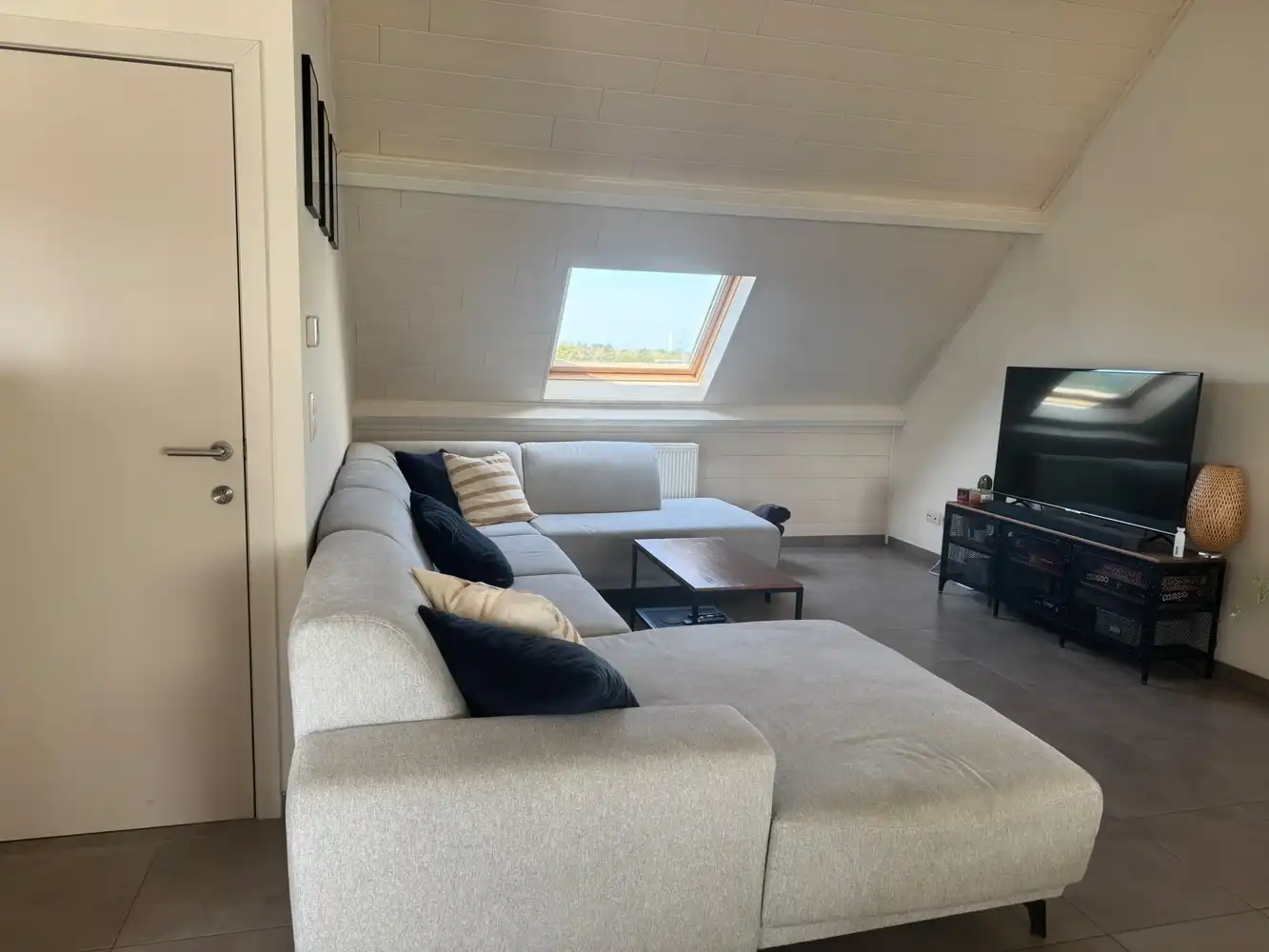 Appartement met 2 slaapkamers, terras en autostandplaats in centrum Paal foto 3