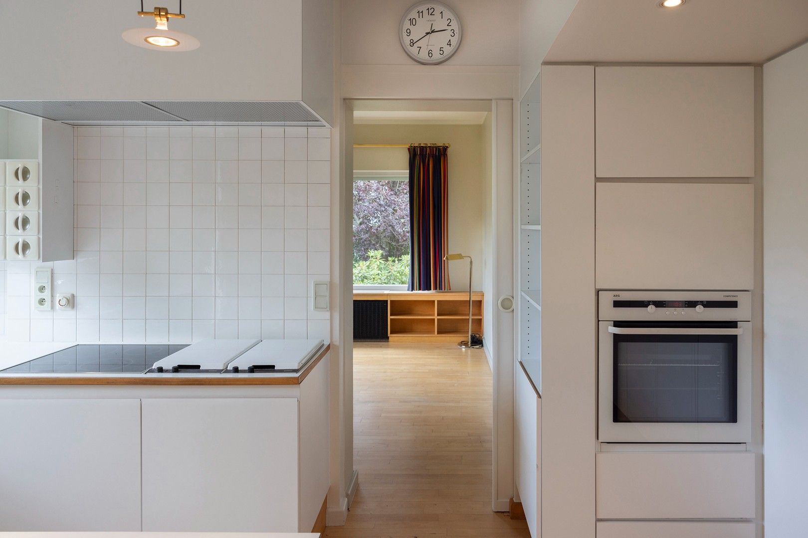 Statige villa met 5 slaapkamers en mooie, volwassen tuin. foto 8