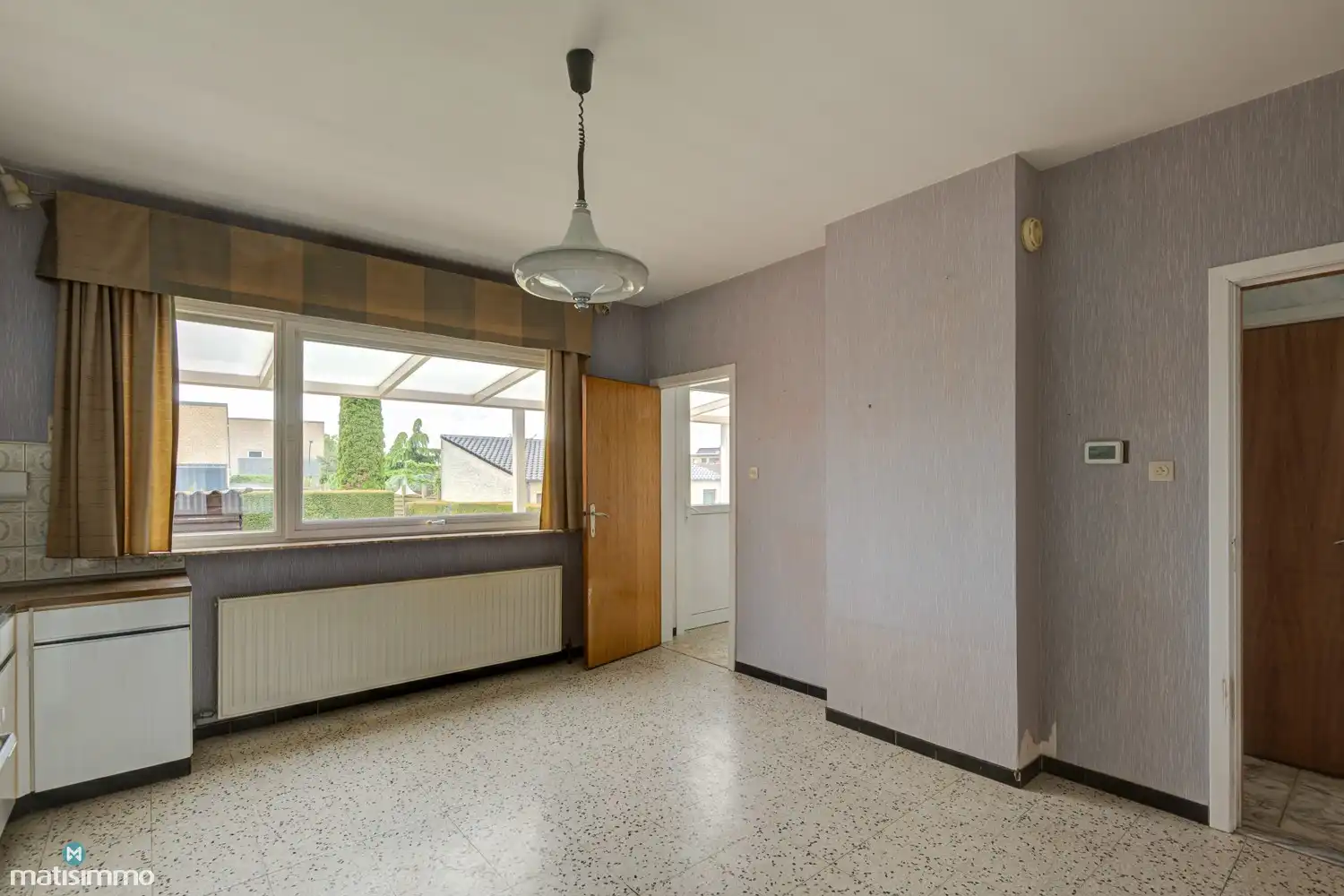 VOLLEDIG ONDERKELDERDE EENGEZINSWONING MET 4 SLAAPKAMERS, GARAGE EN RUIME TUIN IN BILZEN-CENTRUM foto 10