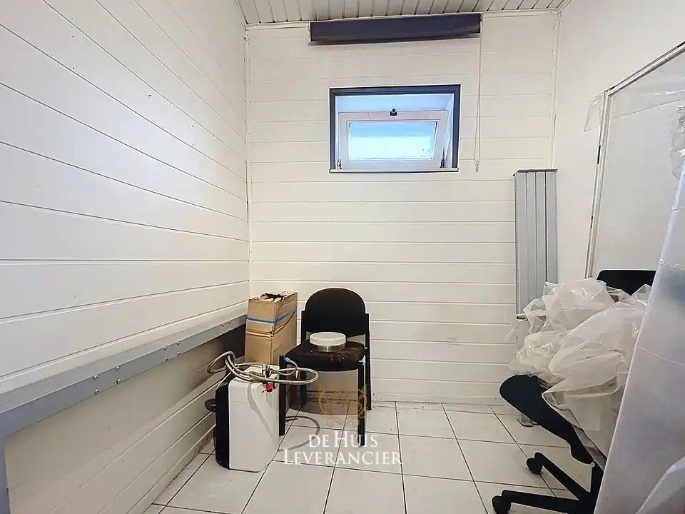 Casco handelsgelijkvloers op toplocatie met garage en tuin foto 7