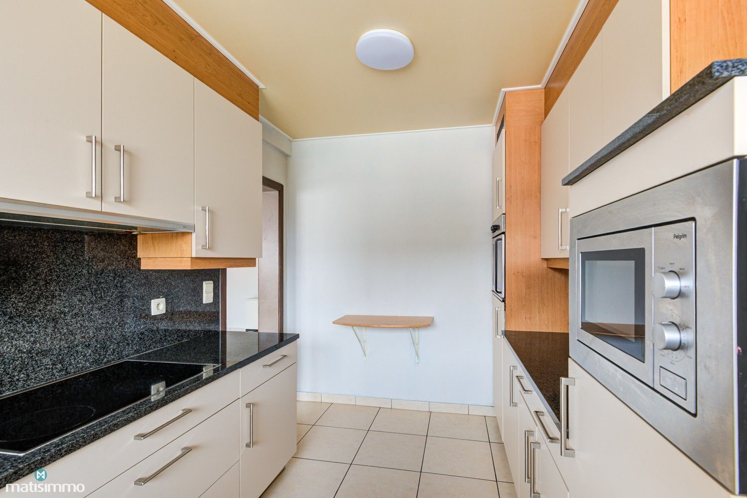 APPARTEMENT MET 2 SLAAPKAMERS EN PARKEERPLAATS NABIJ CENTRUM GENK foto 8