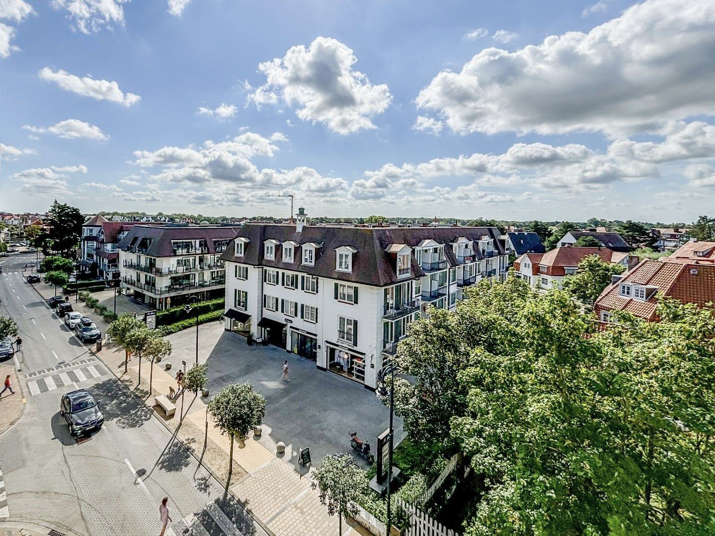 Zeer recent appartement met 1 slaapkamer gelegen op de Kustlaan met prachtig zicht over de villa's van het Zoute. foto 13