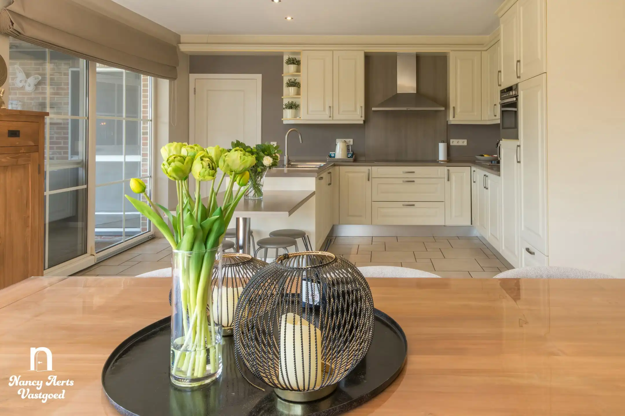 Instapklare woning met goed draaiende kapperszaak aan huis foto 34