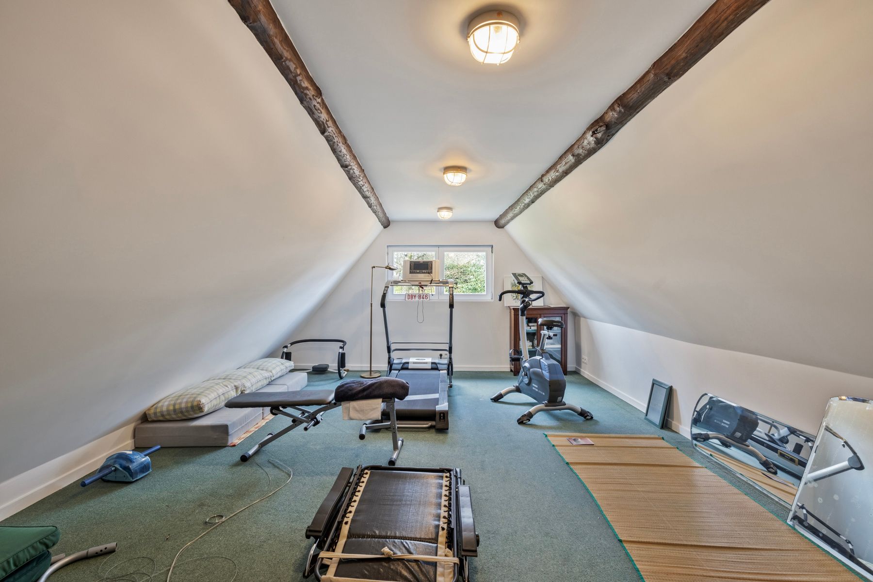 Idyllisch en karaktervol landhuis omgeven door weilanden foto 32
