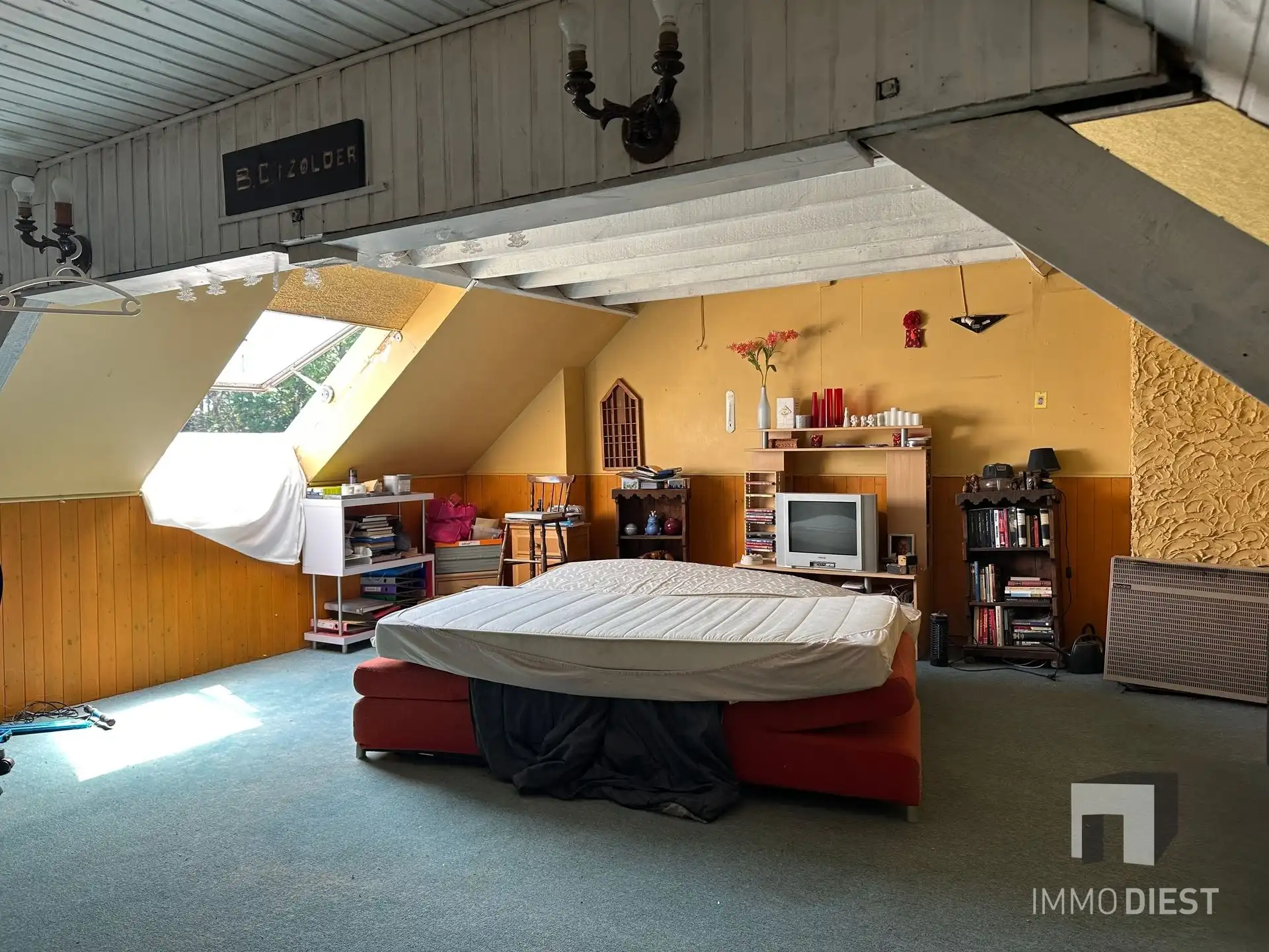 Te renoveren woning met 3 slaapkamers, 2 garages en tuin in Diest foto 25