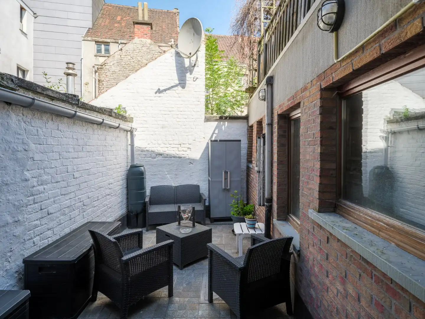 Huis met vier slaapkamers en stadskoer in Ledeberg foto 5