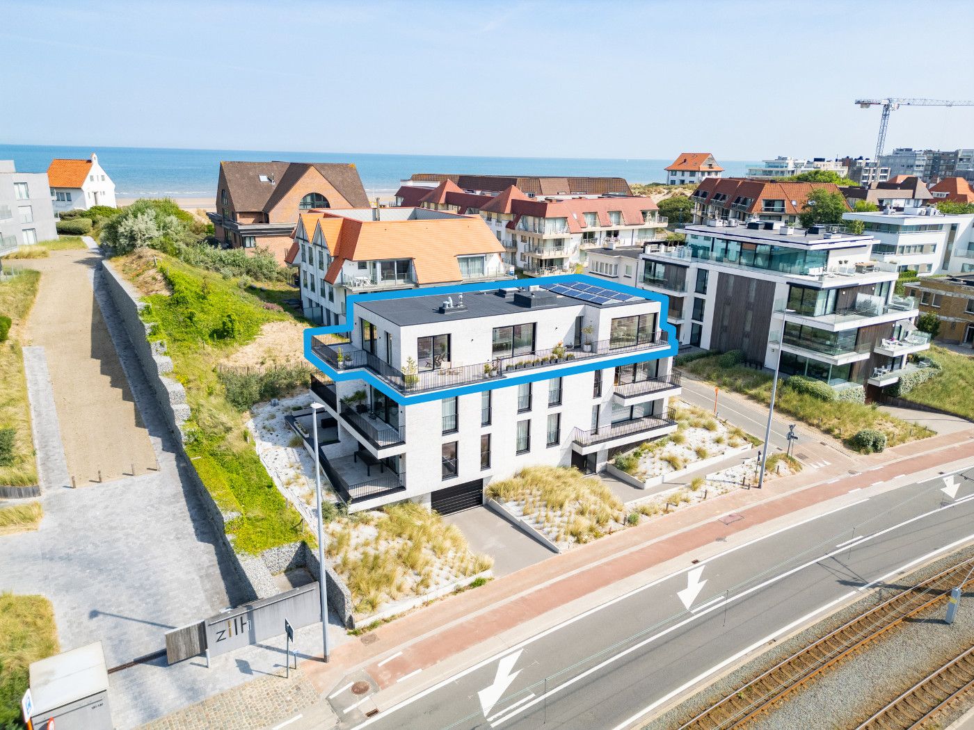 Exclusief penthouse met 3 slaapkamers en zeer ruim zonneterras foto {{pictureIndex}}