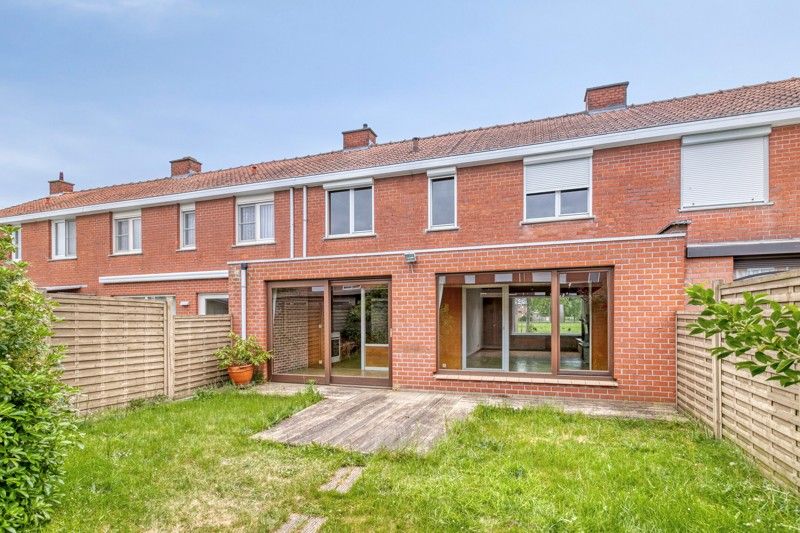 Op te frissen woning met potentieel gelegen in een rustige buurt TE KOOP in Desselgem. foto 17